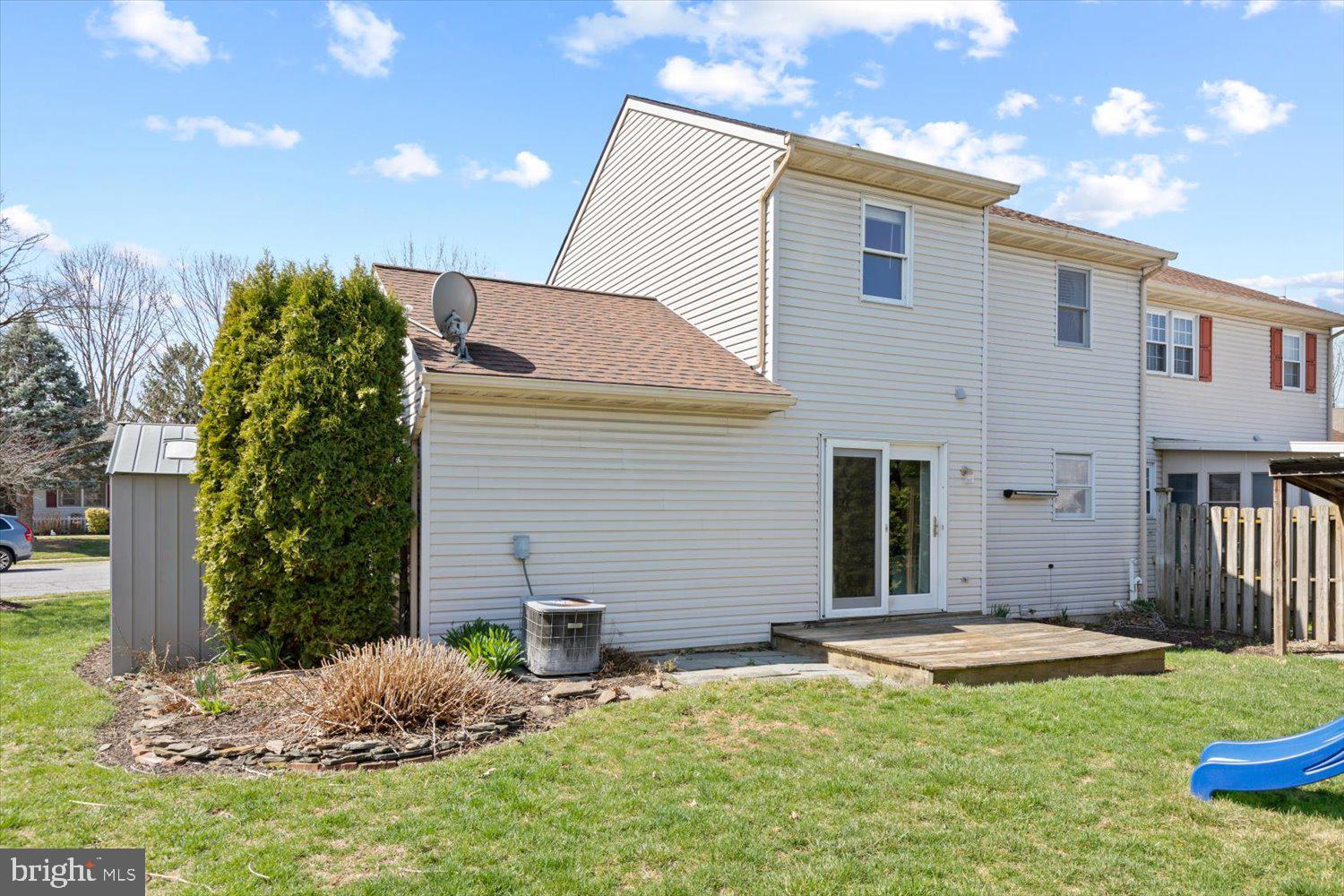 NEW HOLLAND BOROUGH - Residential