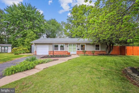 Photo of 1007 W GUM CT, STERLING, VA 20164 (MLS # VALO2048440)