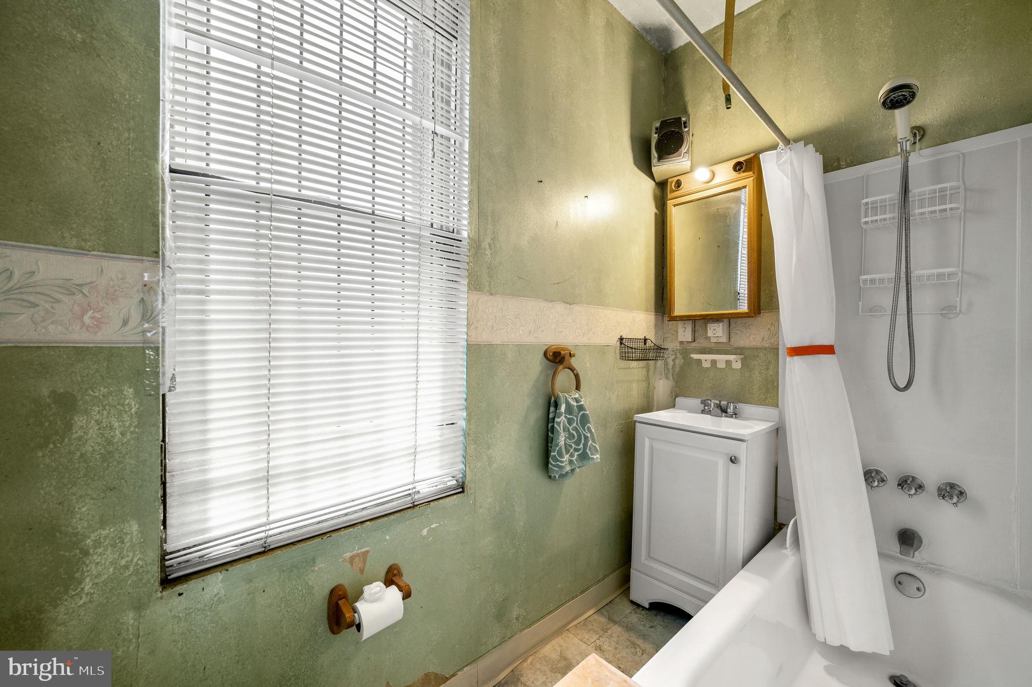 STRAWBERRY MANSION - Residential