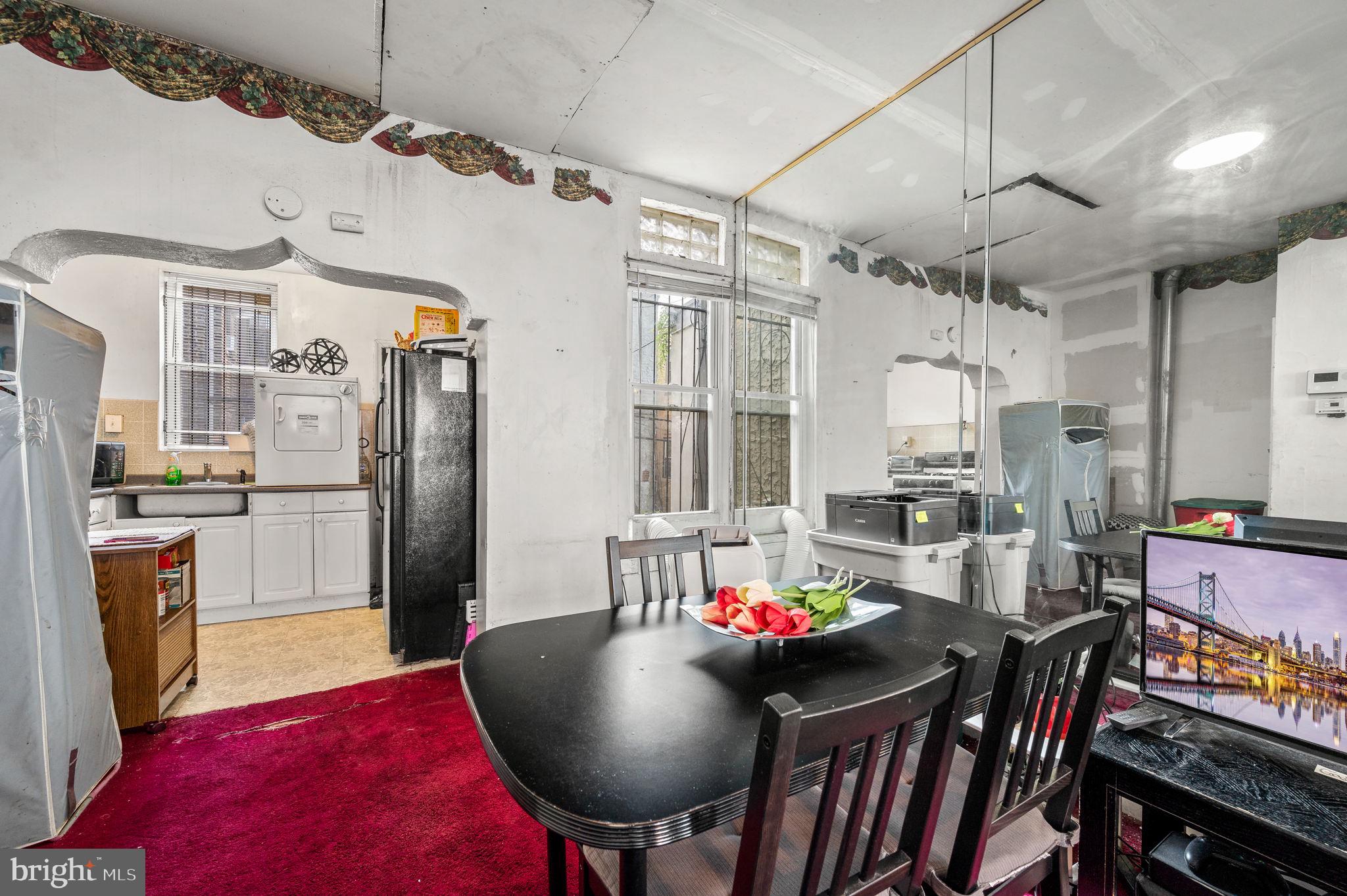 STRAWBERRY MANSION - Residential