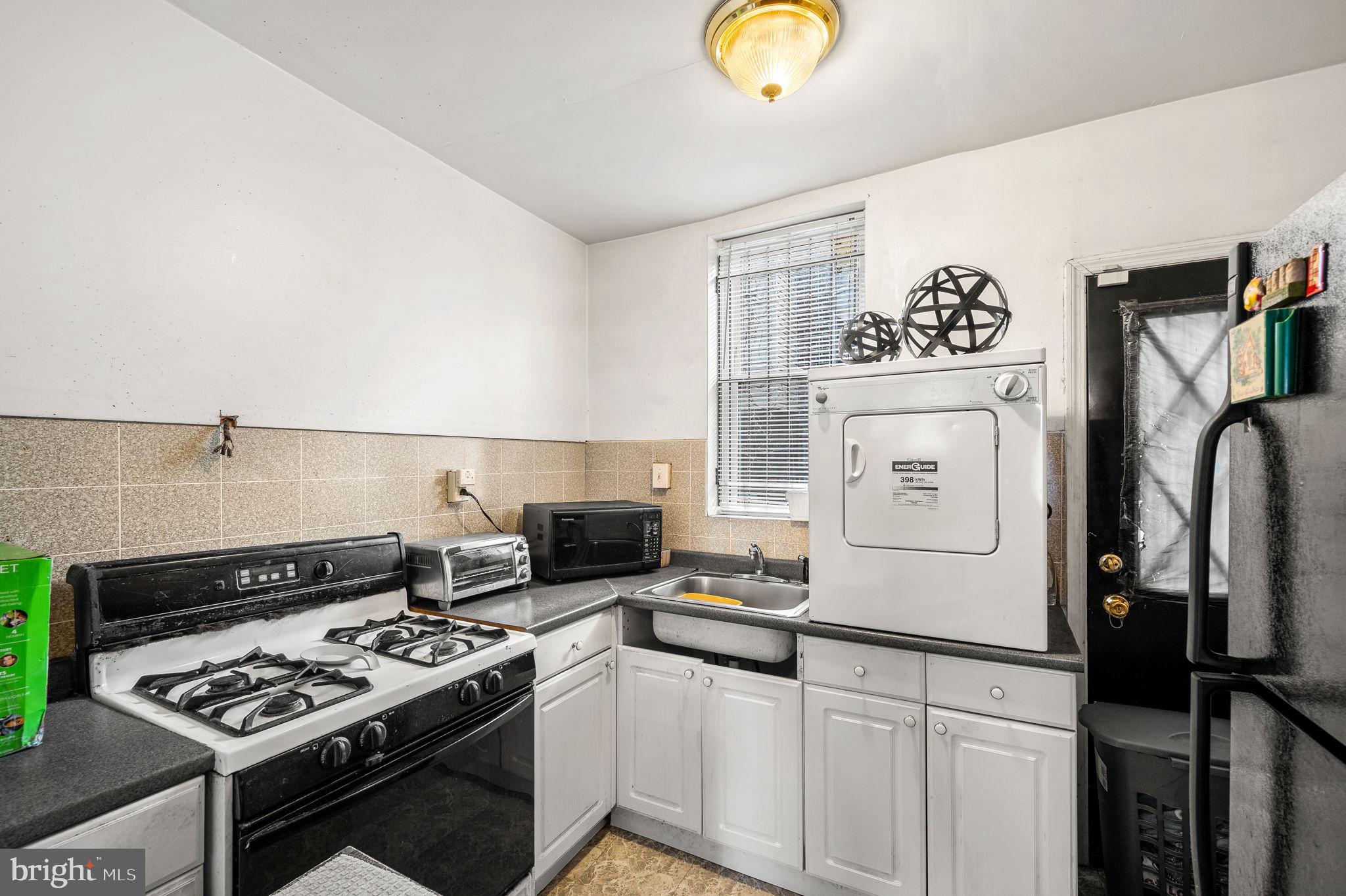 STRAWBERRY MANSION - Residential