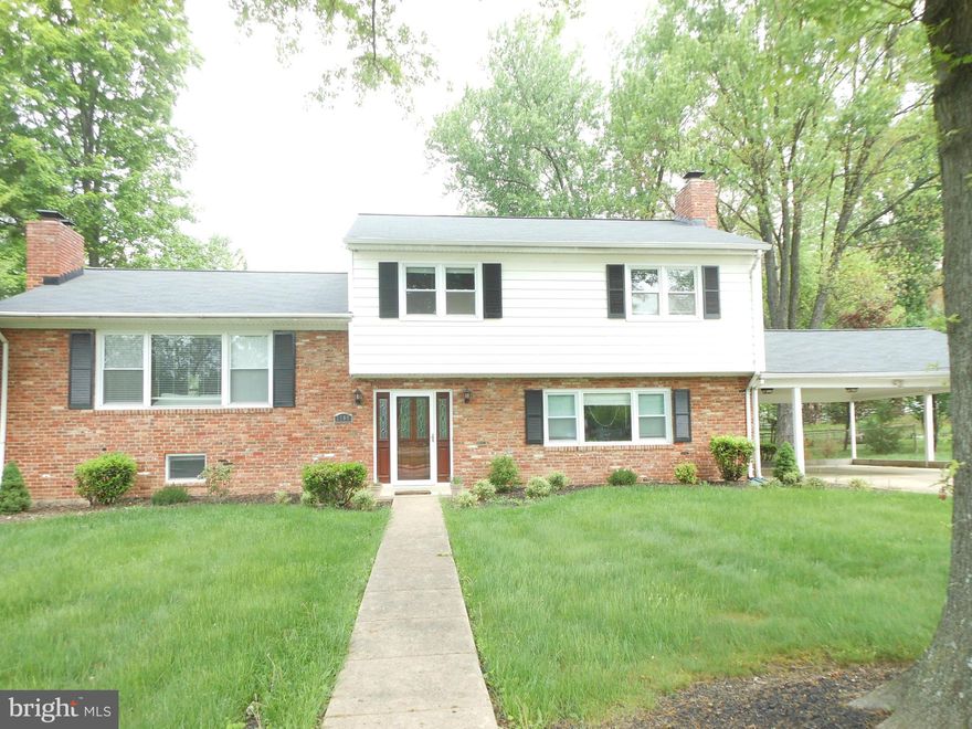 Large, clean, sunny, 4 levels. 4 blocks from silverline metro. H/W floors, carpet, windows, granite, s/s appliances. 1 BR & BA on main level. Rec, family & living rooms. Fenced yard, deck, patio, shed. Metro bus stop (2T/15M) in front of house to Dunn Loring, mall, & GMU. Access road provides nice buffer. < 1 mile to Vienna town ctr. Highly rated schools. Sought after neighborhood. Trash pickup.