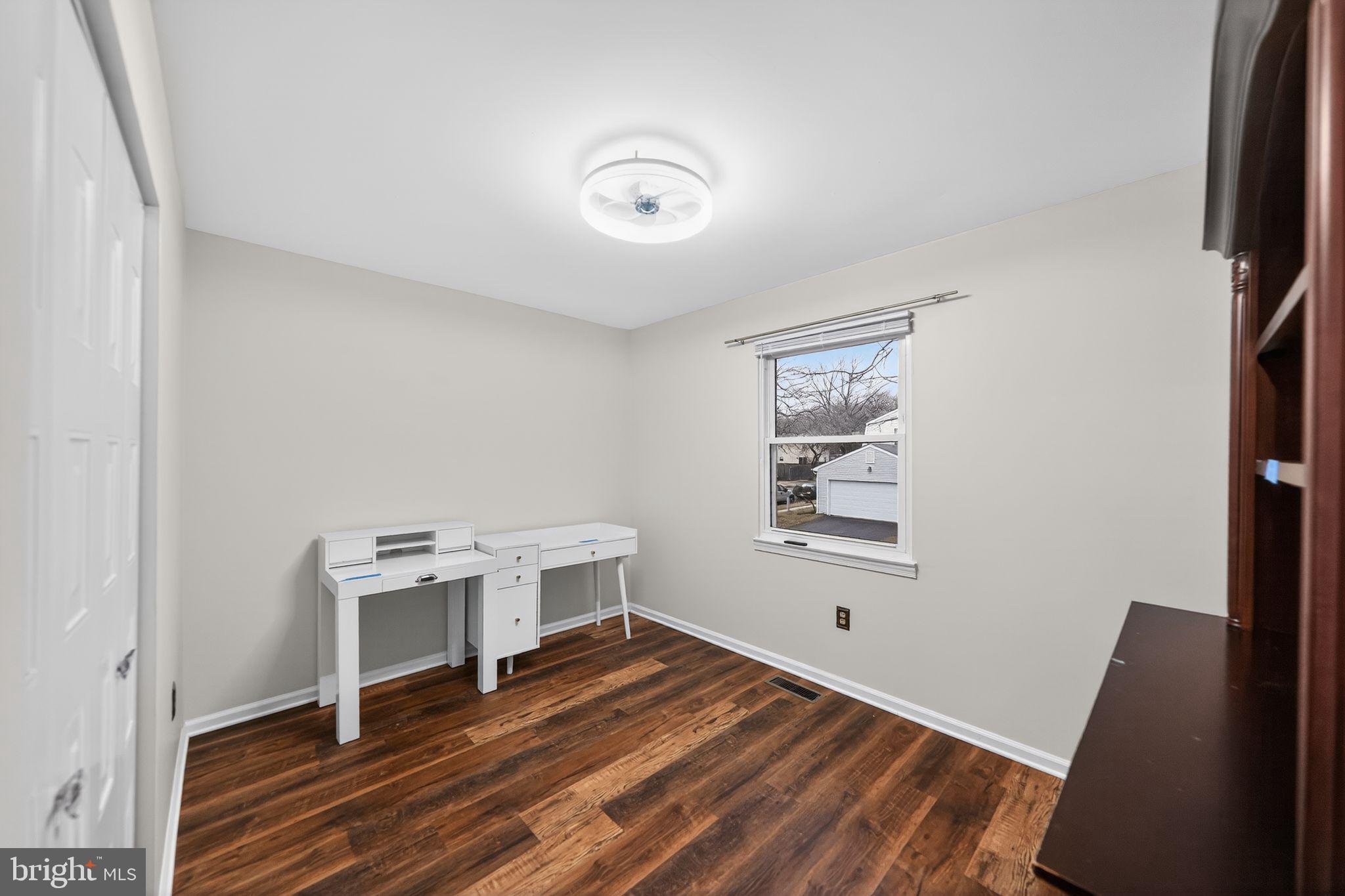 CROFTON DOWNS - Residential