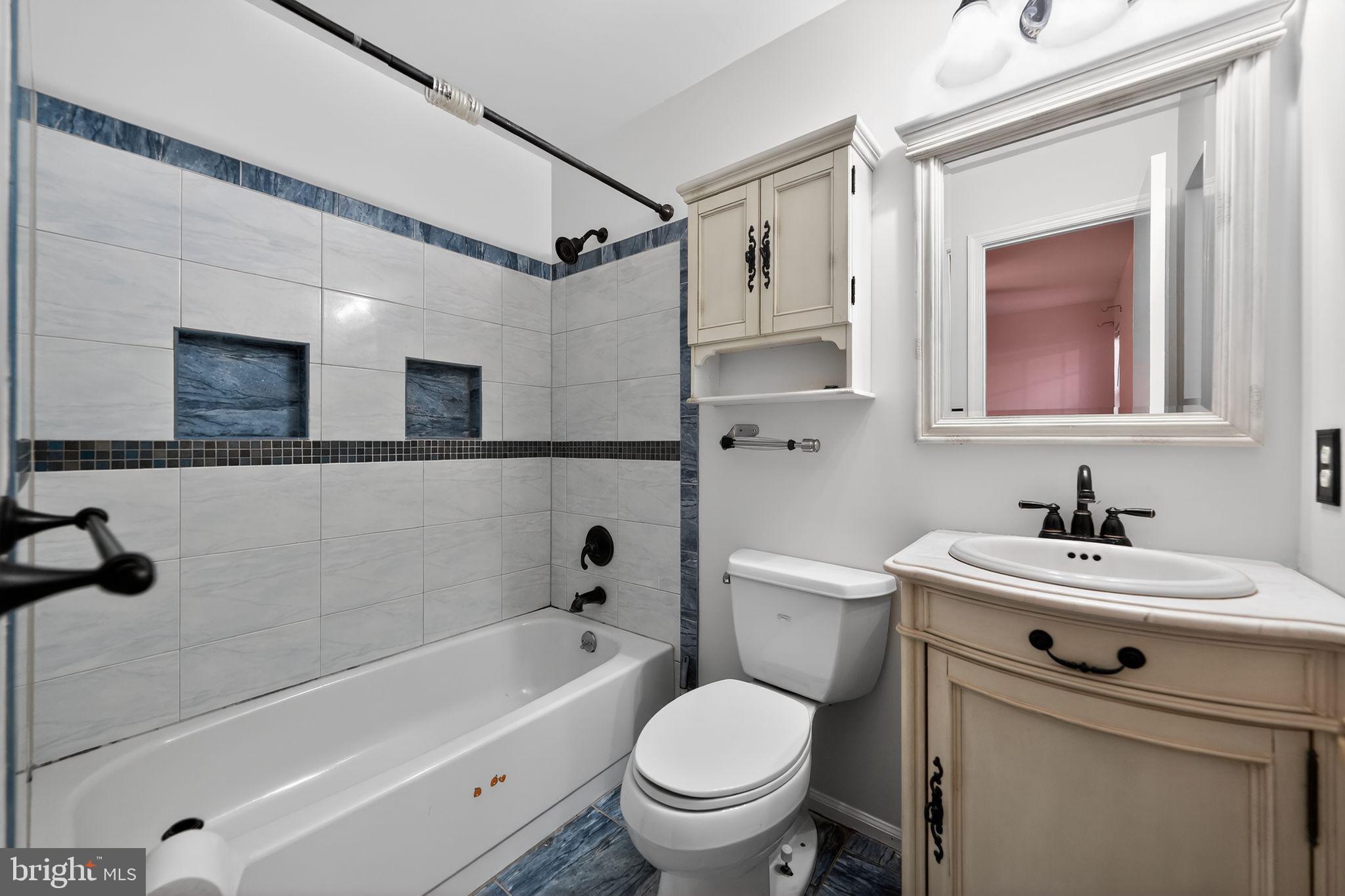 CROFTON DOWNS - Residential