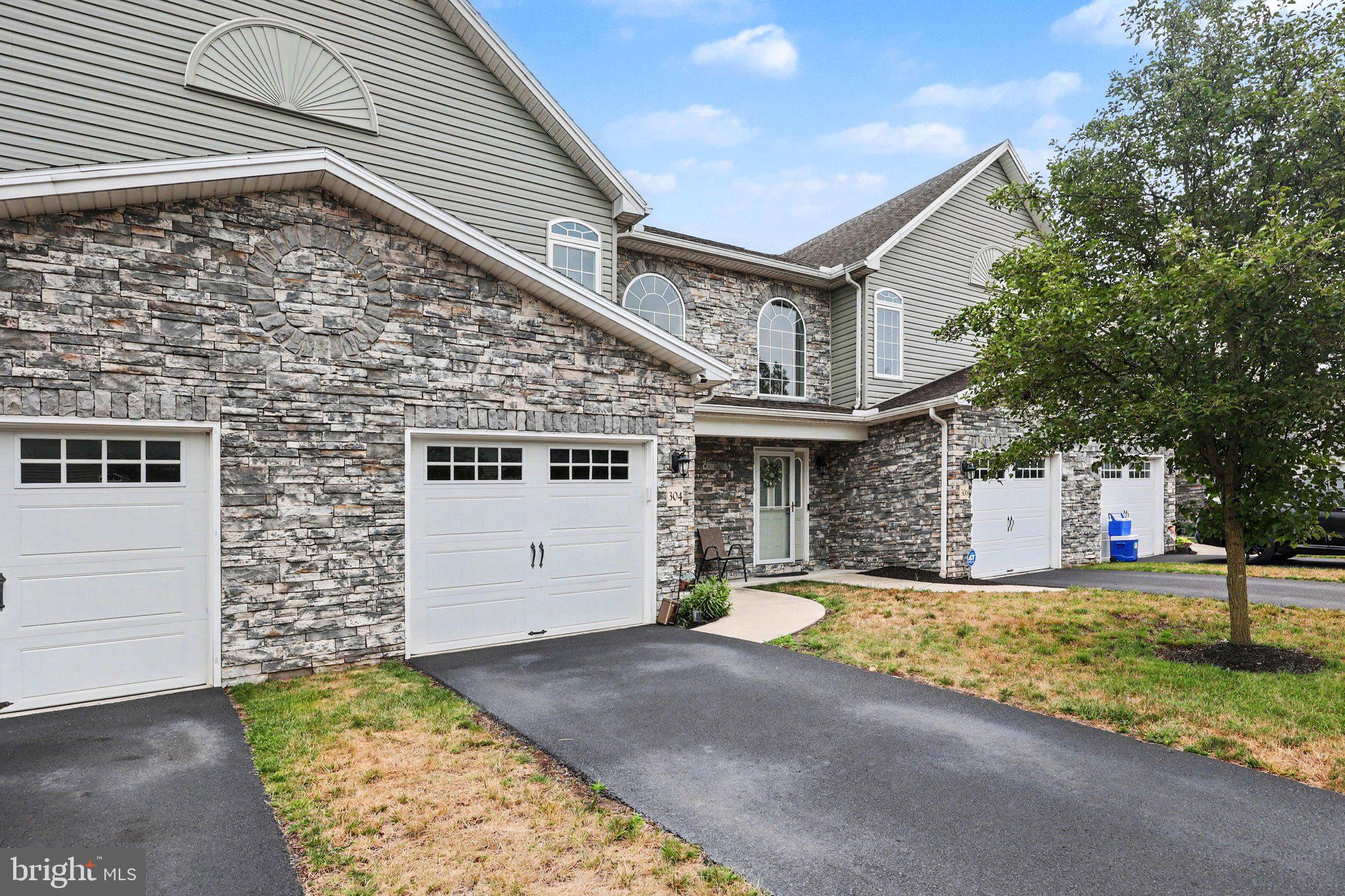 304 BRIAR RIDGE CIRCLE