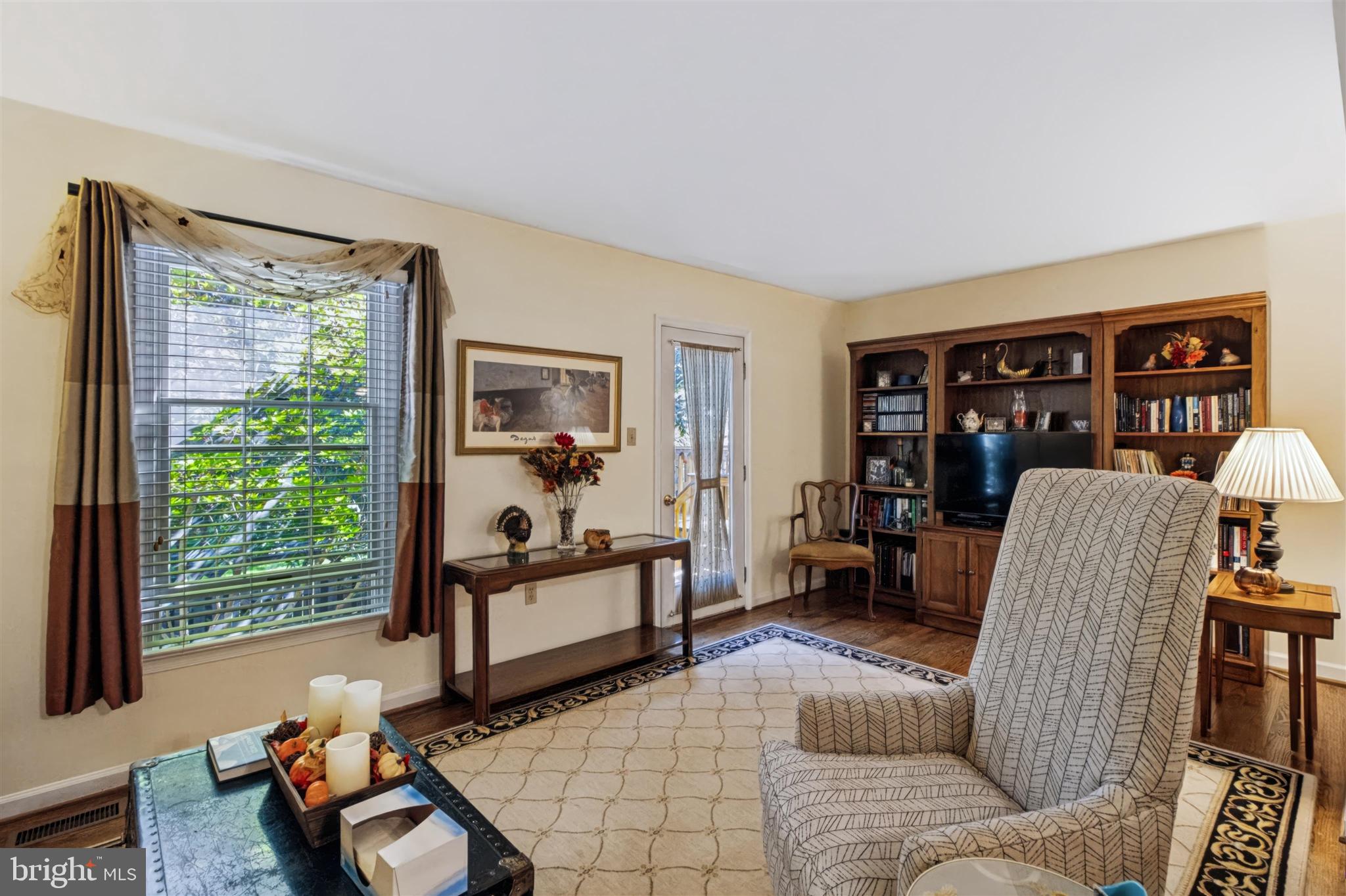 8012 BROKEN REED COURT