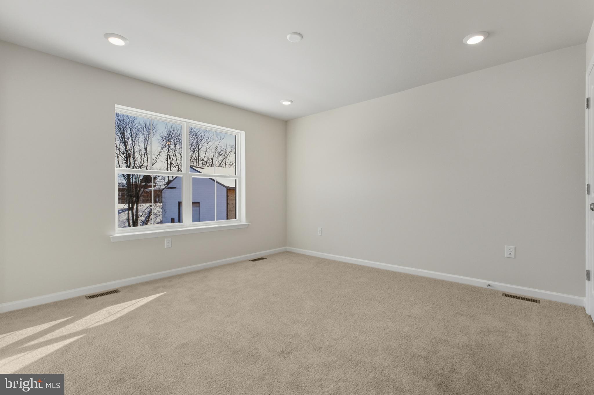 PERRY MILL - Residential