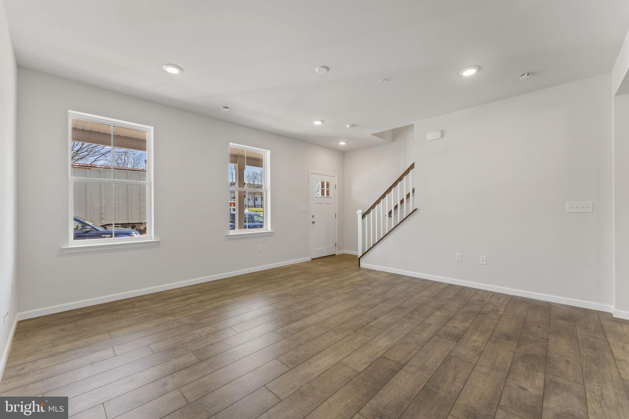 PERRY MILL - Residential