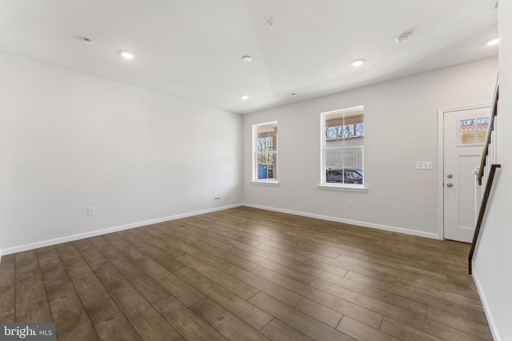 PERRY MILL - Residential