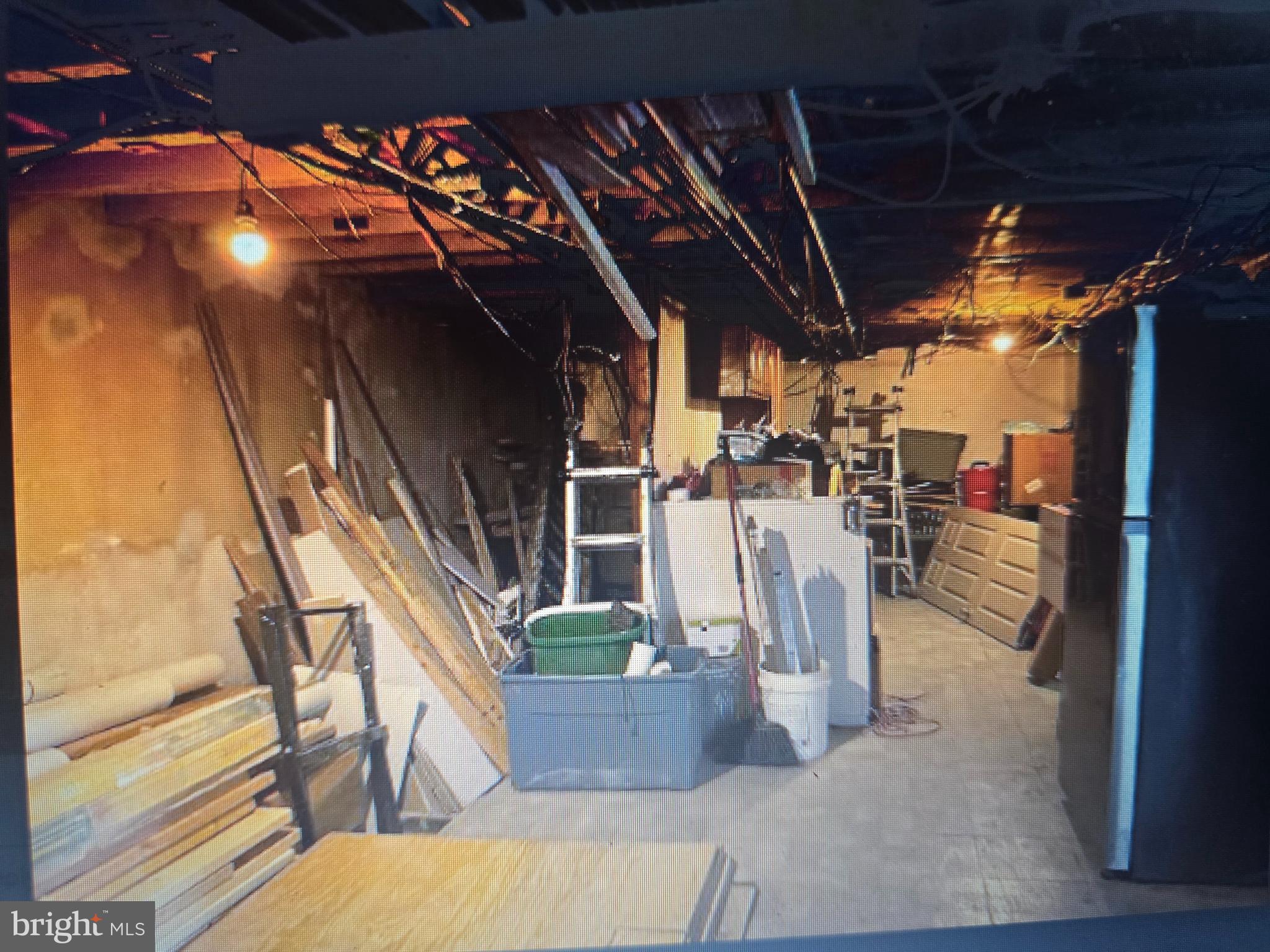 Commercial Walk-Out Basement Unit – Ideal for Small Business awaits with this walk-out basement unit, zoned for commercial use and ready for your vision. The space is currently unfinished, offering a blank slate for future tenants to customize and renovate to suit their business needs. Whether you're planning to open a nail salon, barber shop, check cashing service, or another neighborhood-friendly business, this location offers excellent potential.
Key Features:
• Zoned Commercial
• Walk-out basement with private entrance
• Separate utilities Tenant responsible for all necessary city permits, licenses, and certifications
• Convenient location near public transportation and local shops