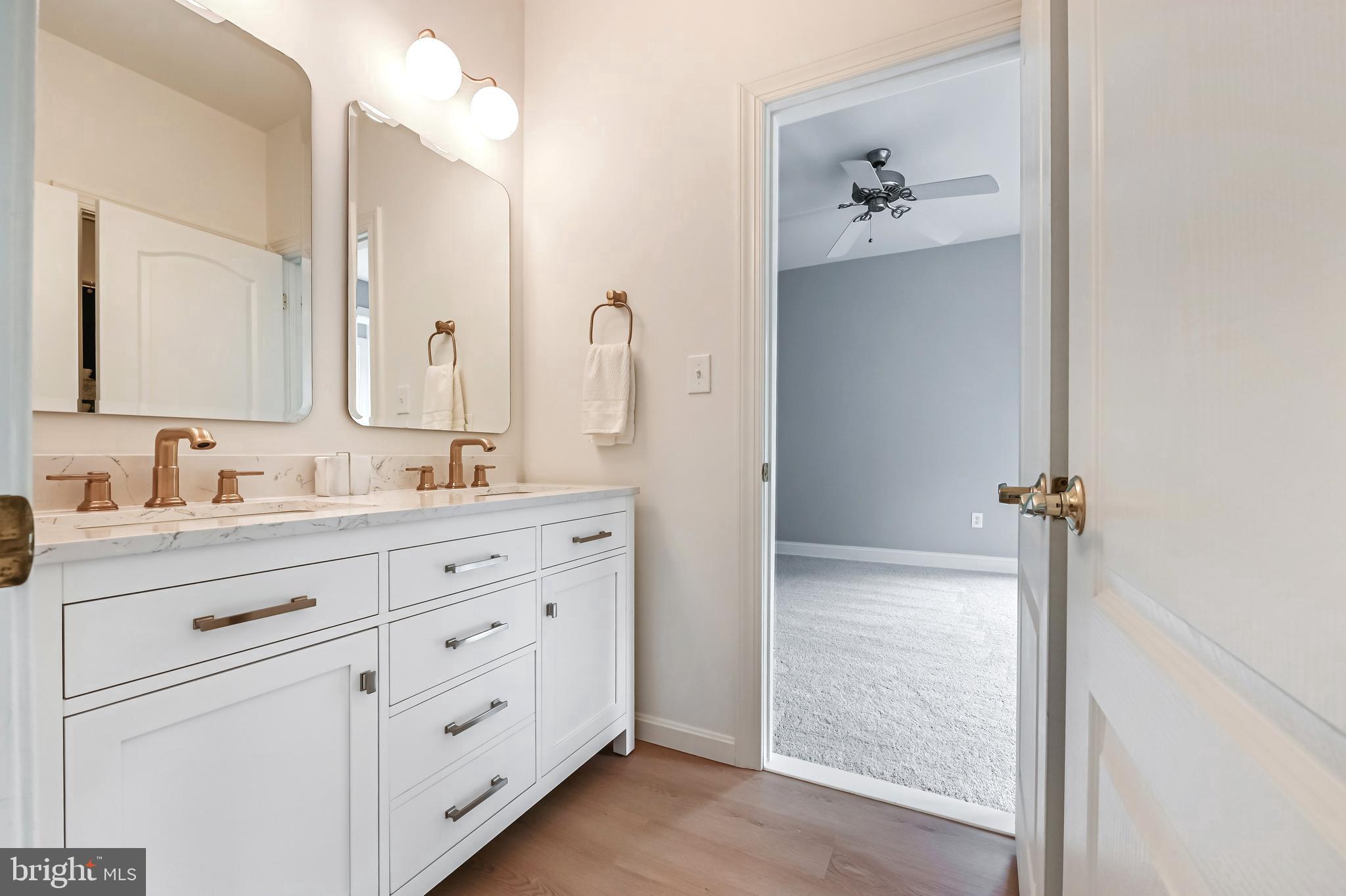 SOUTH RIVER COLONY - Residential