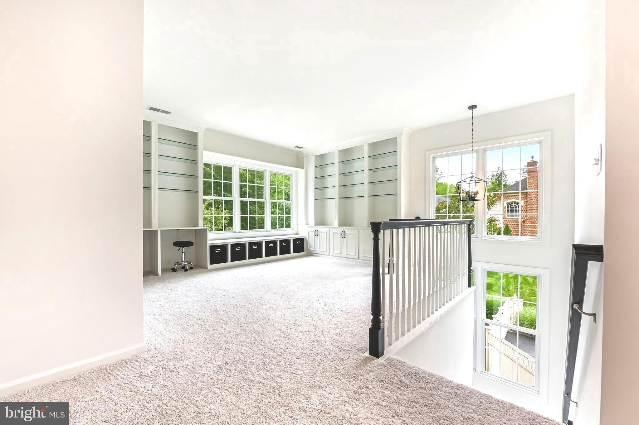 SOUTH RIVER COLONY - Residential