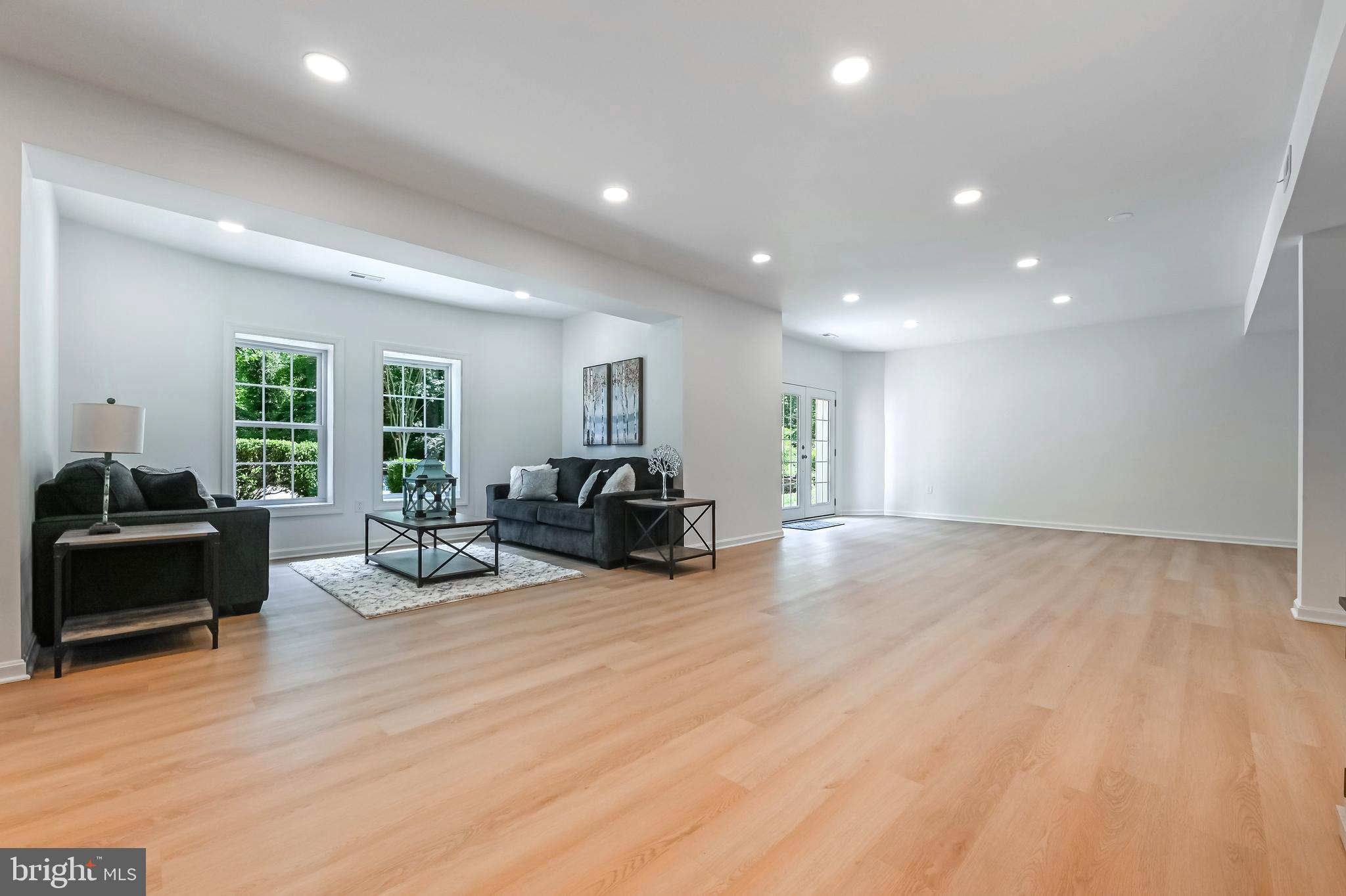 SOUTH RIVER COLONY - Residential