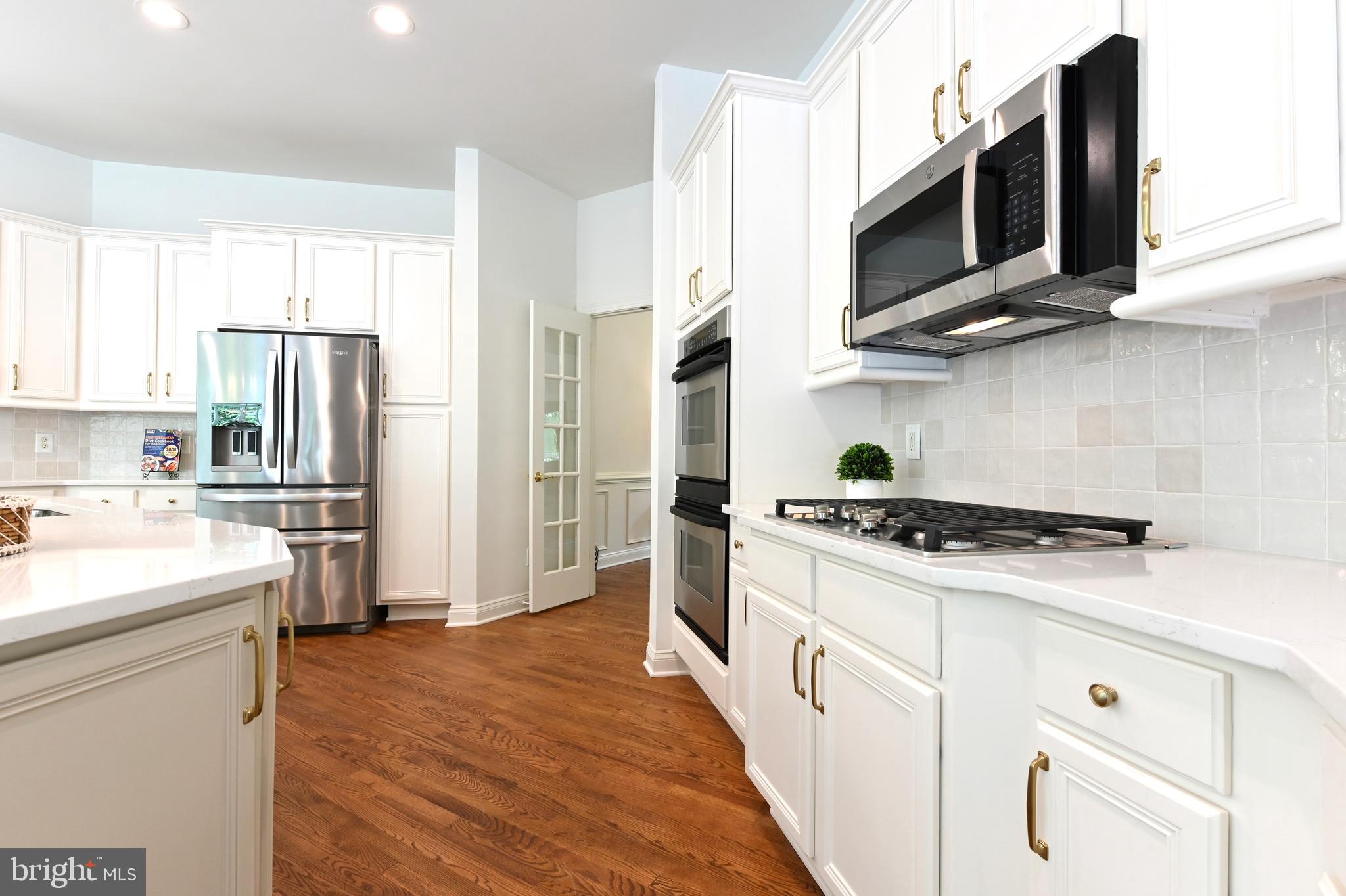 SOUTH RIVER COLONY - Residential