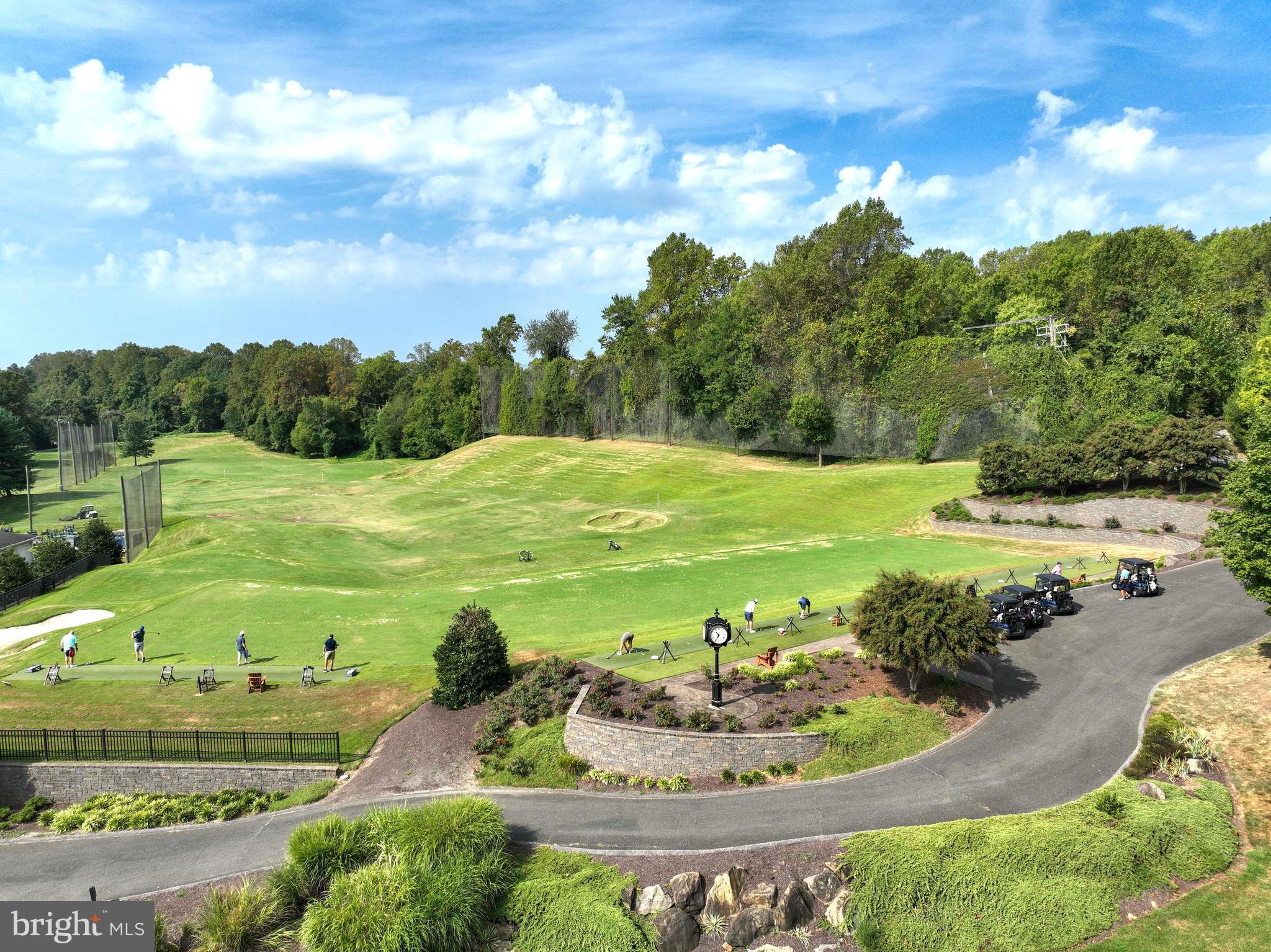 SOUTH RIVER COLONY - Residential