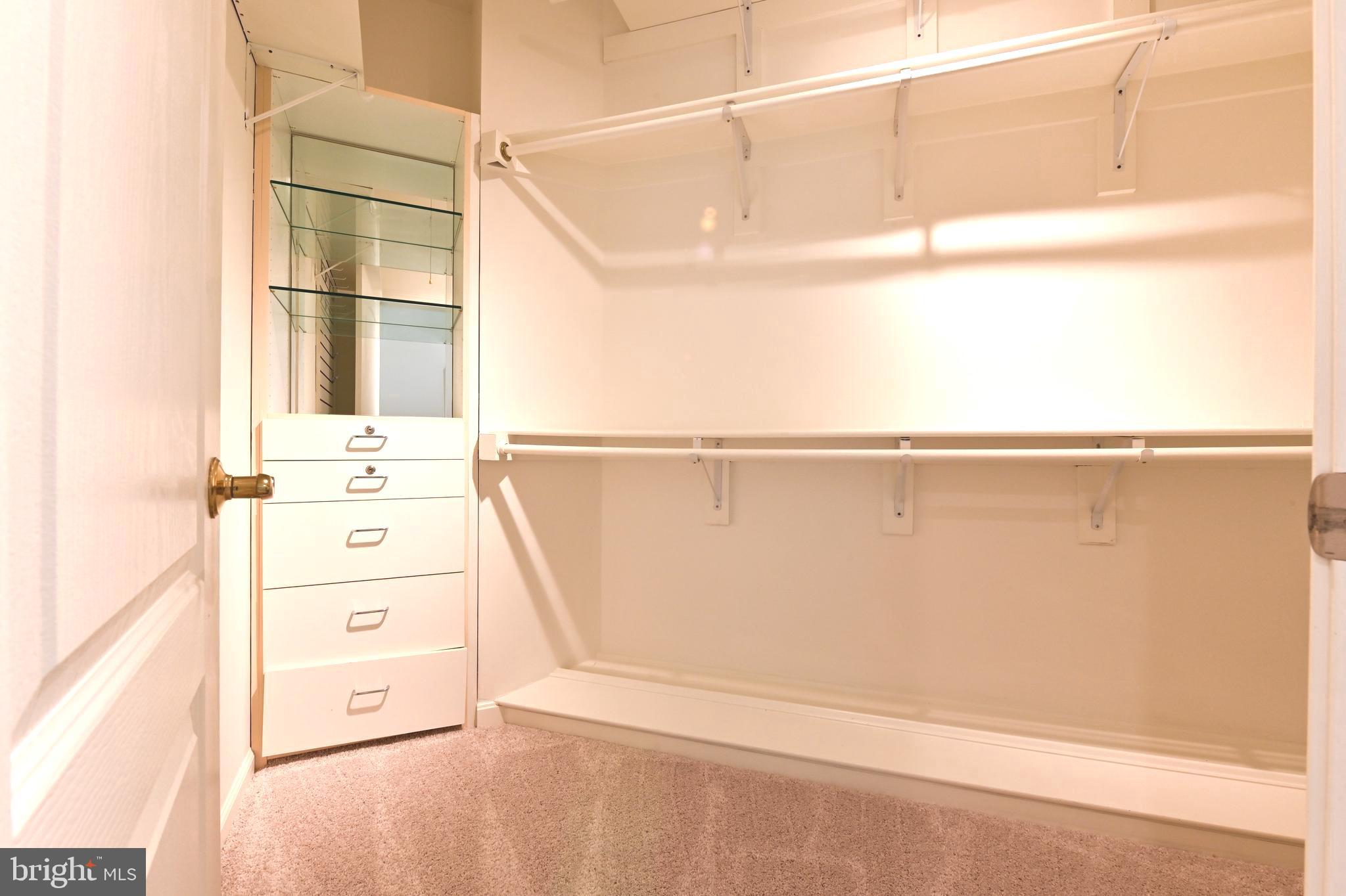 SOUTH RIVER COLONY - Residential