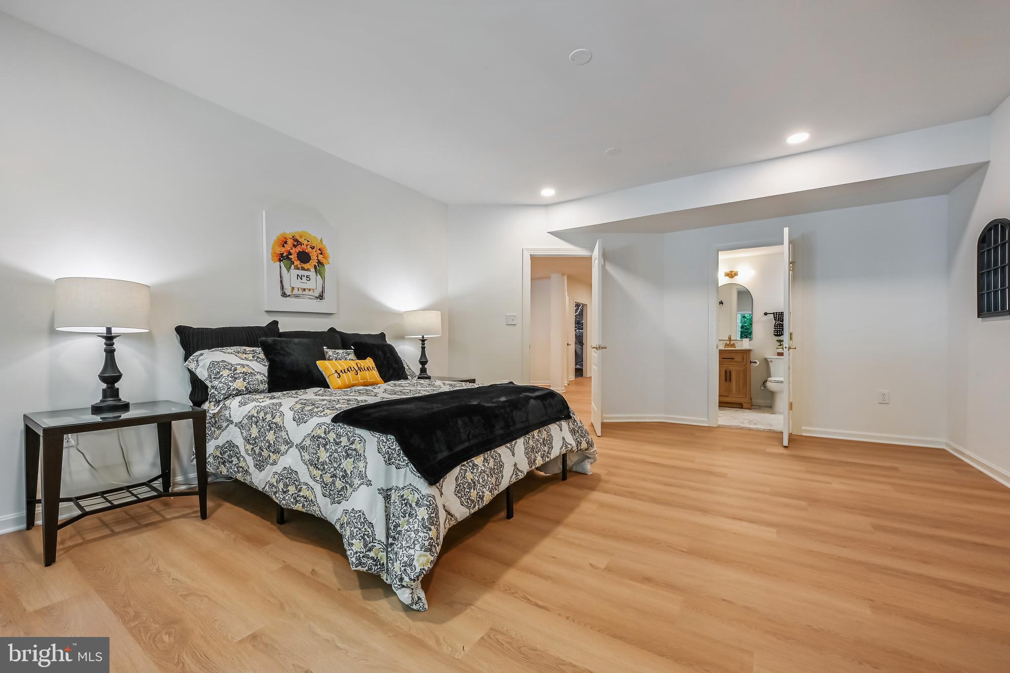 SOUTH RIVER COLONY - Residential