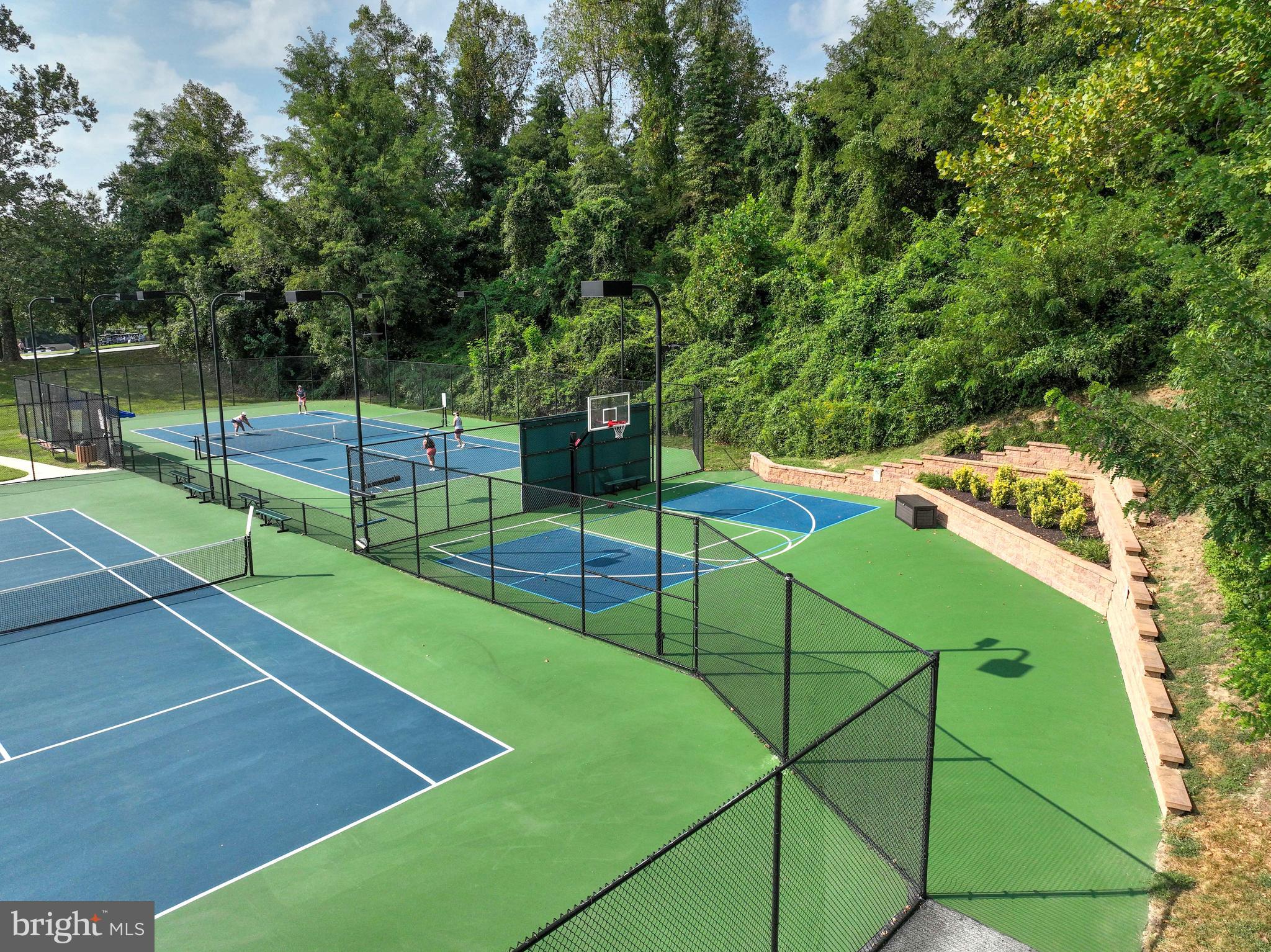 SOUTH RIVER COLONY - Residential