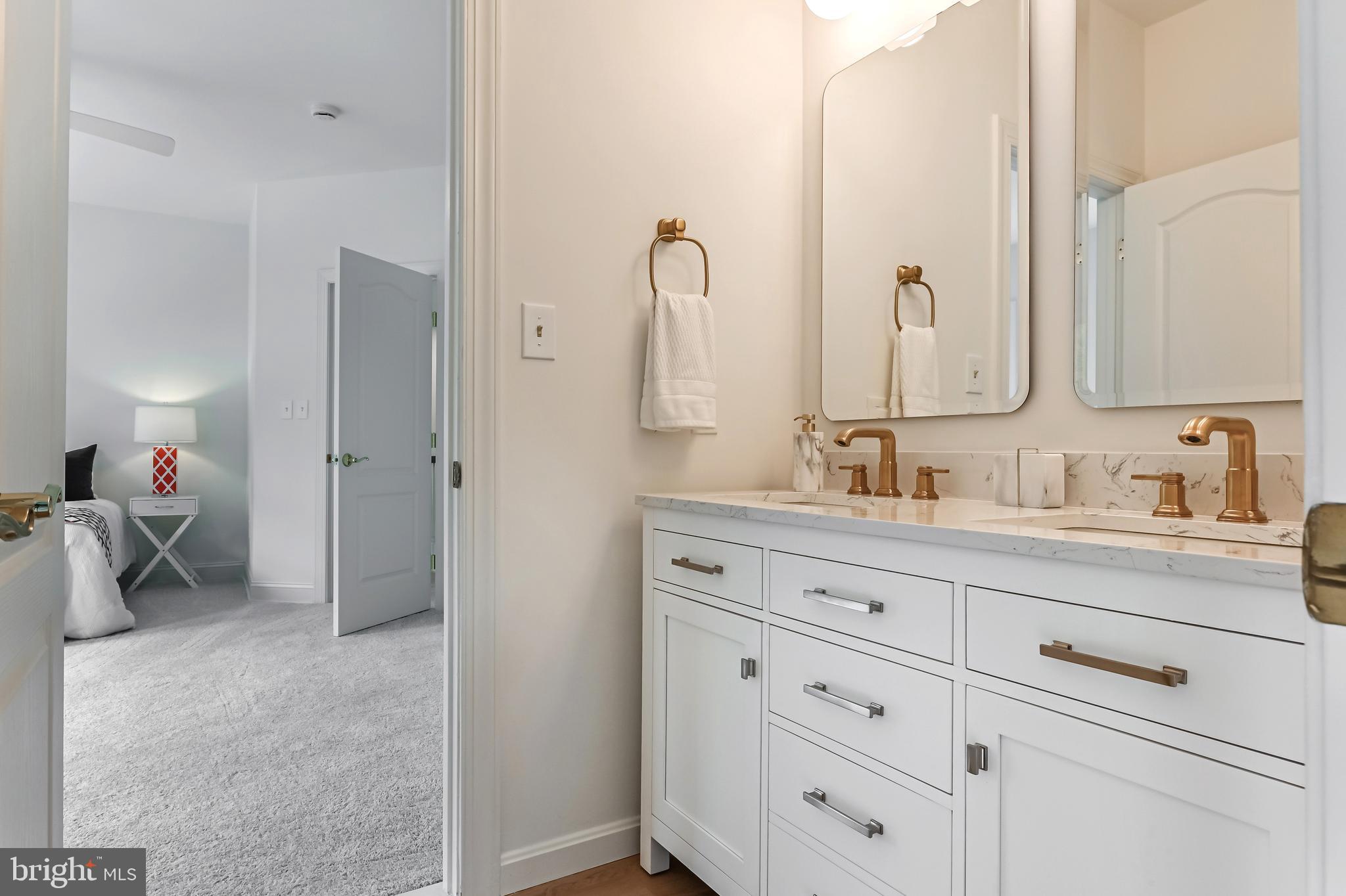 SOUTH RIVER COLONY - Residential