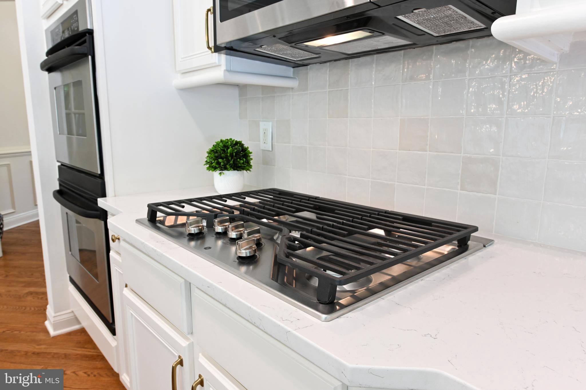 SOUTH RIVER COLONY - Residential