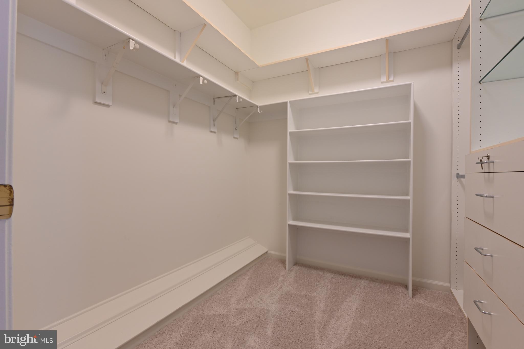 SOUTH RIVER COLONY - Residential