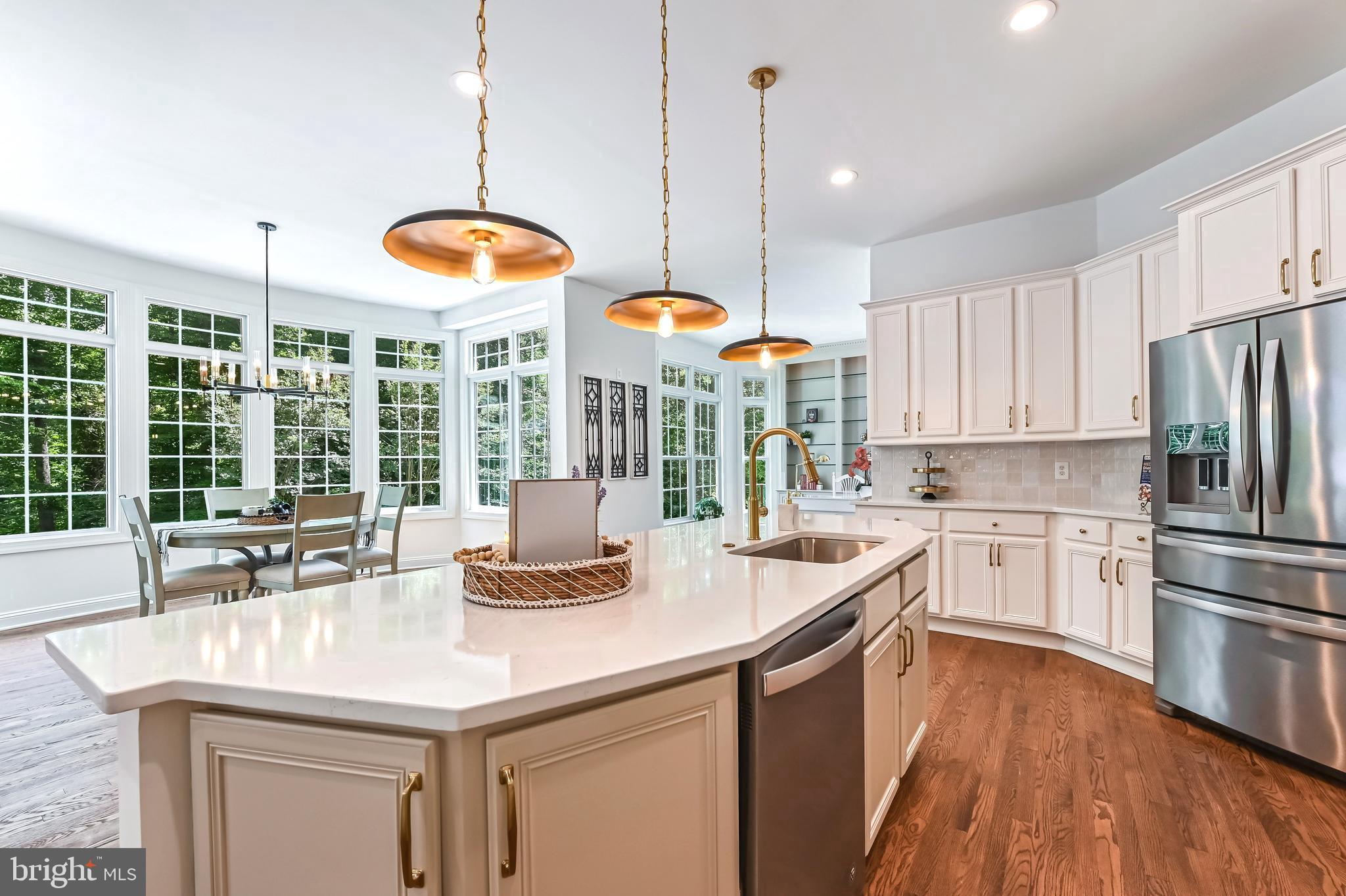 SOUTH RIVER COLONY - Residential