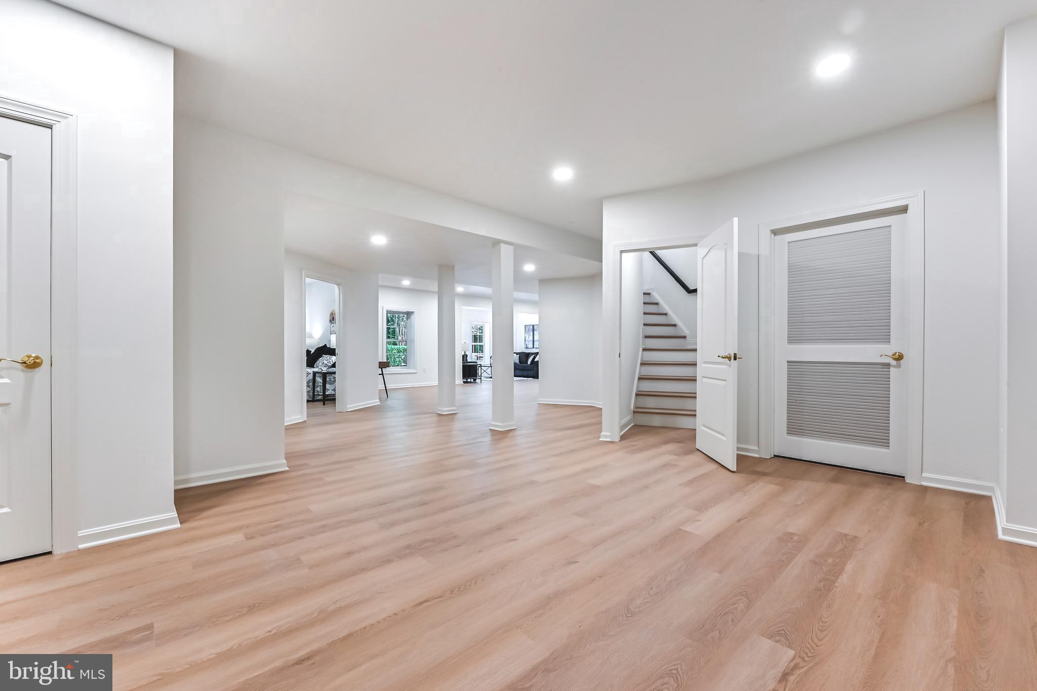 SOUTH RIVER COLONY - Residential