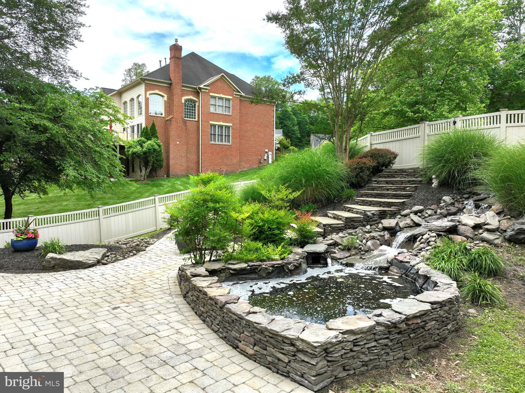 SOUTH RIVER COLONY - Residential