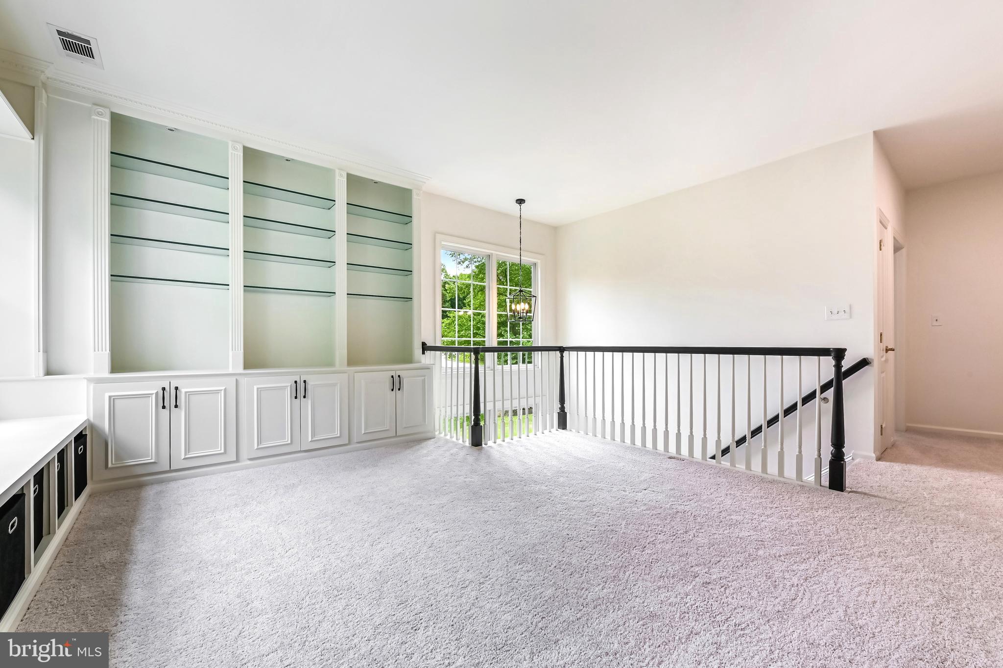 SOUTH RIVER COLONY - Residential