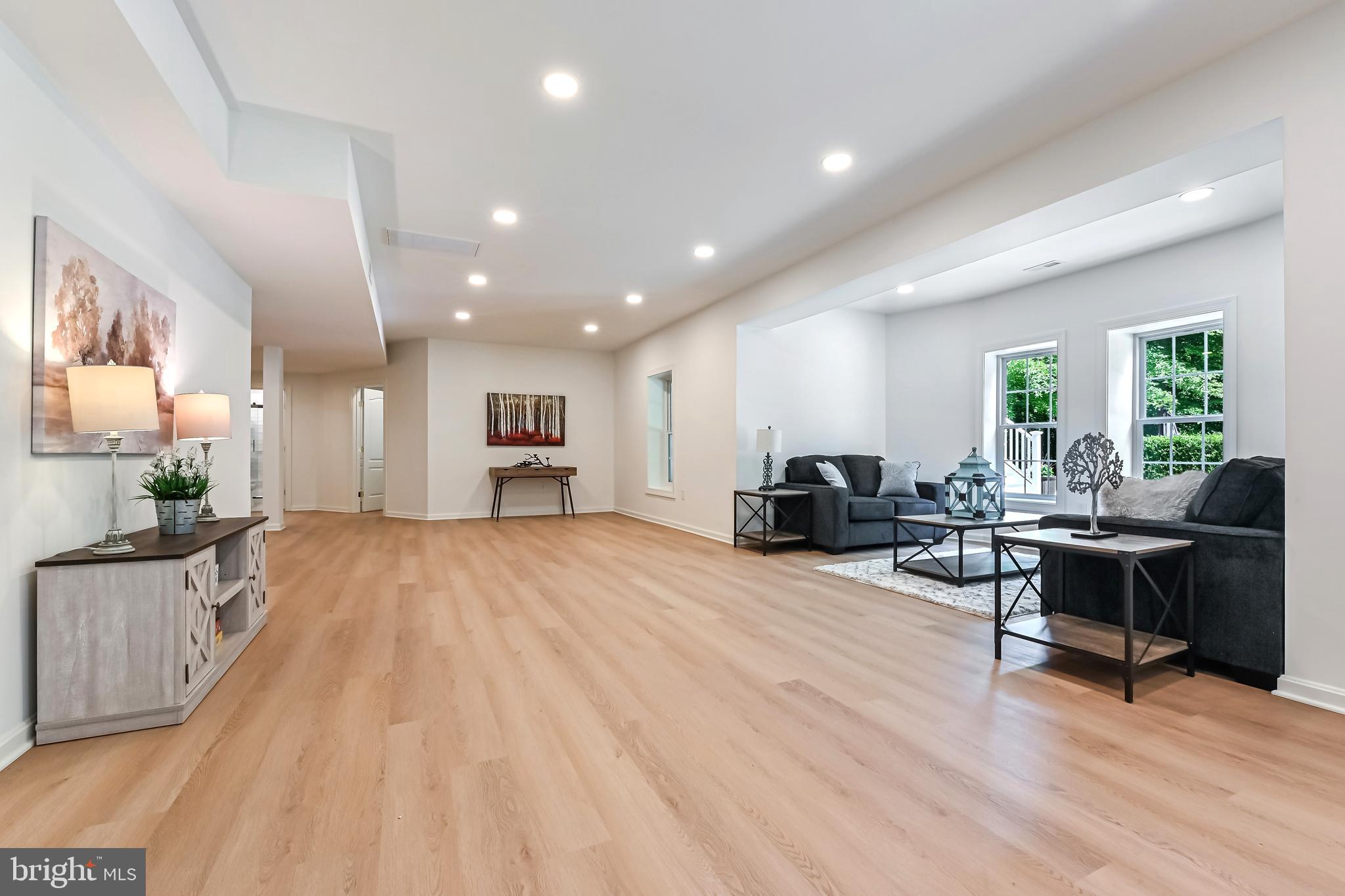 SOUTH RIVER COLONY - Residential