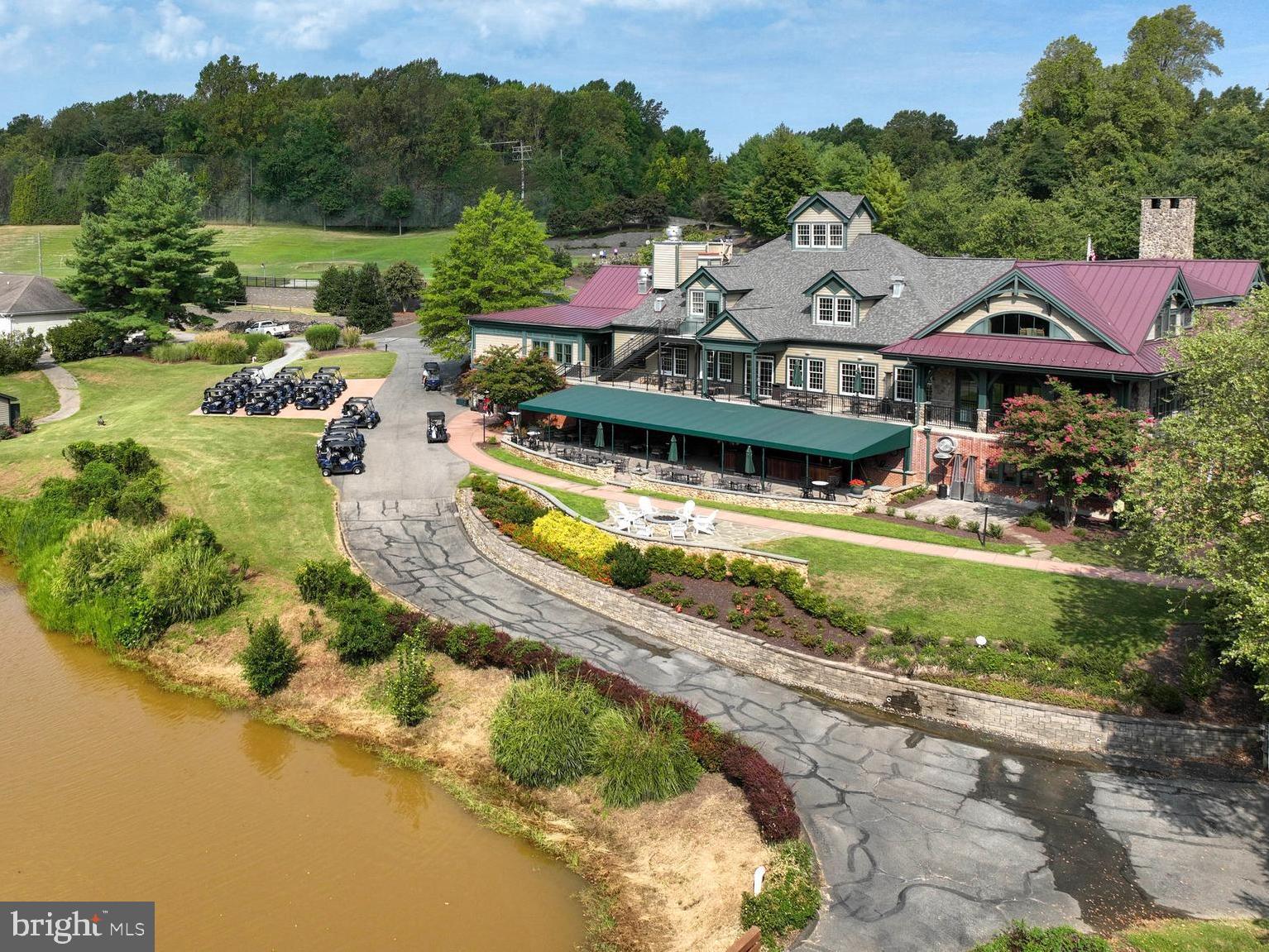 SOUTH RIVER COLONY - Residential