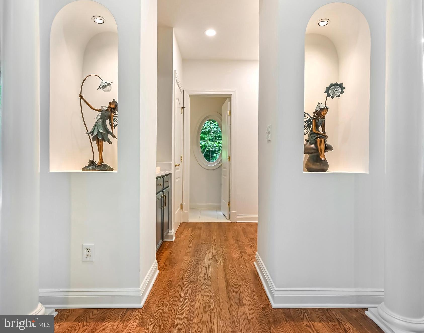 SOUTH RIVER COLONY - Residential