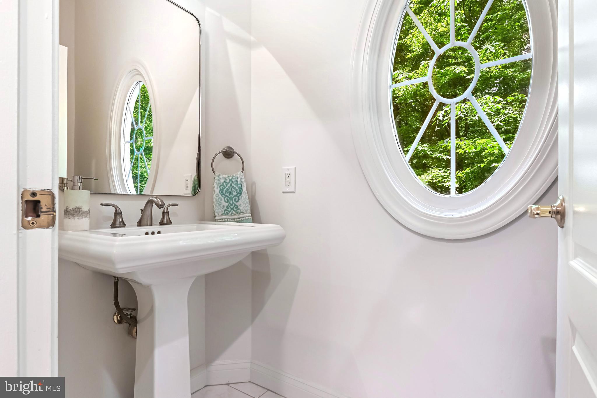 SOUTH RIVER COLONY - Residential