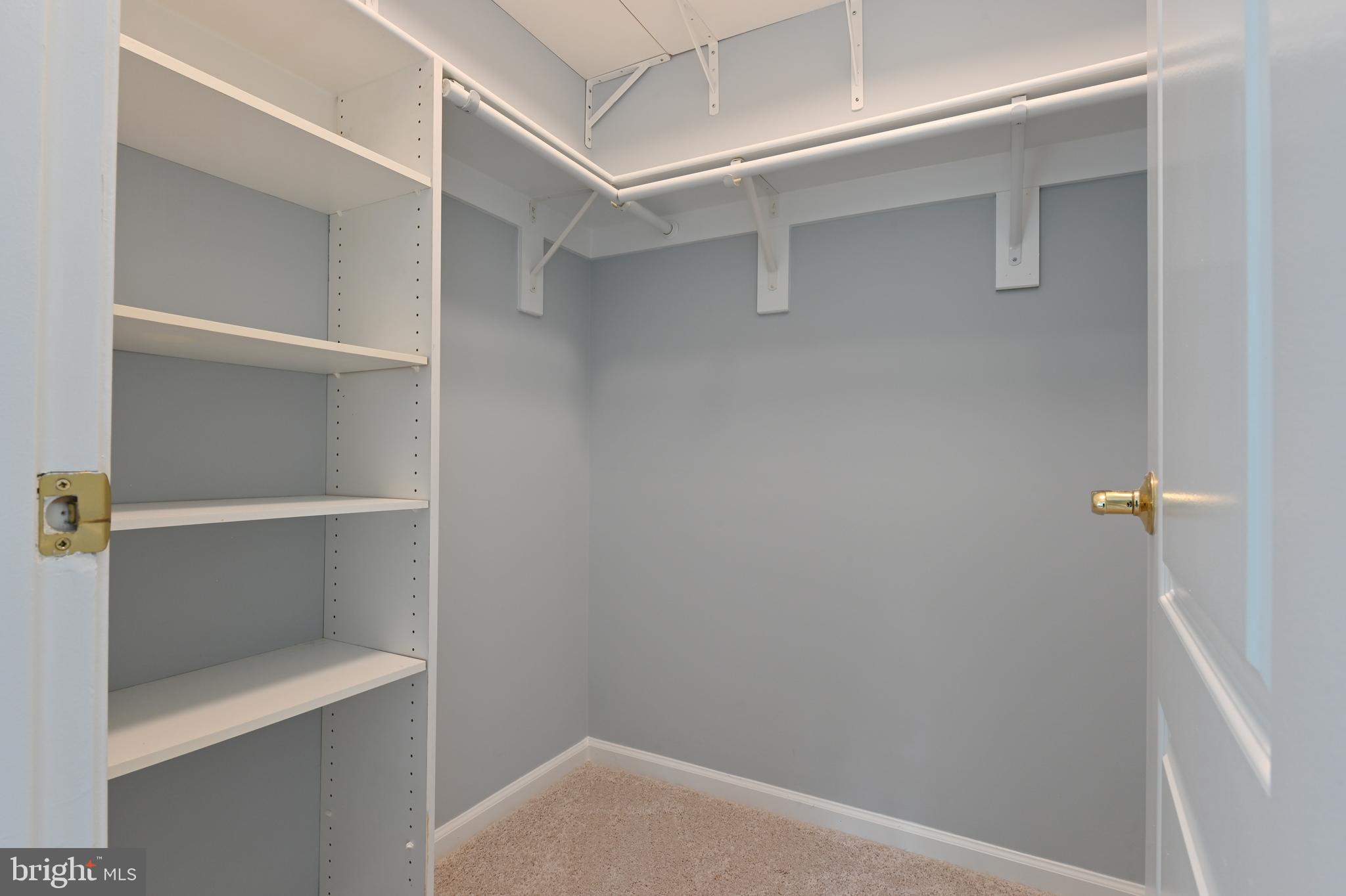 SOUTH RIVER COLONY - Residential