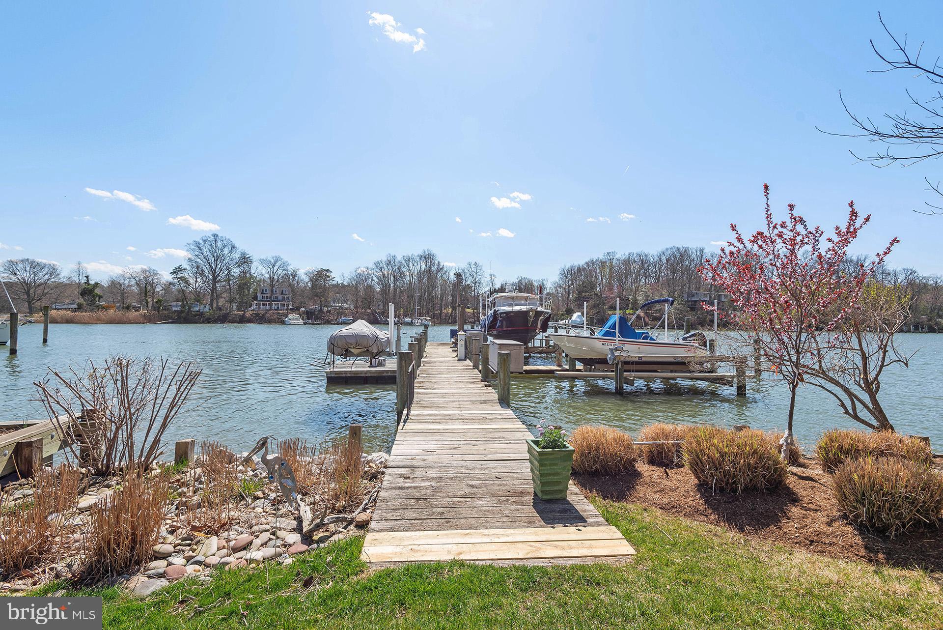 ANNAPOLIS ROADS - Residential