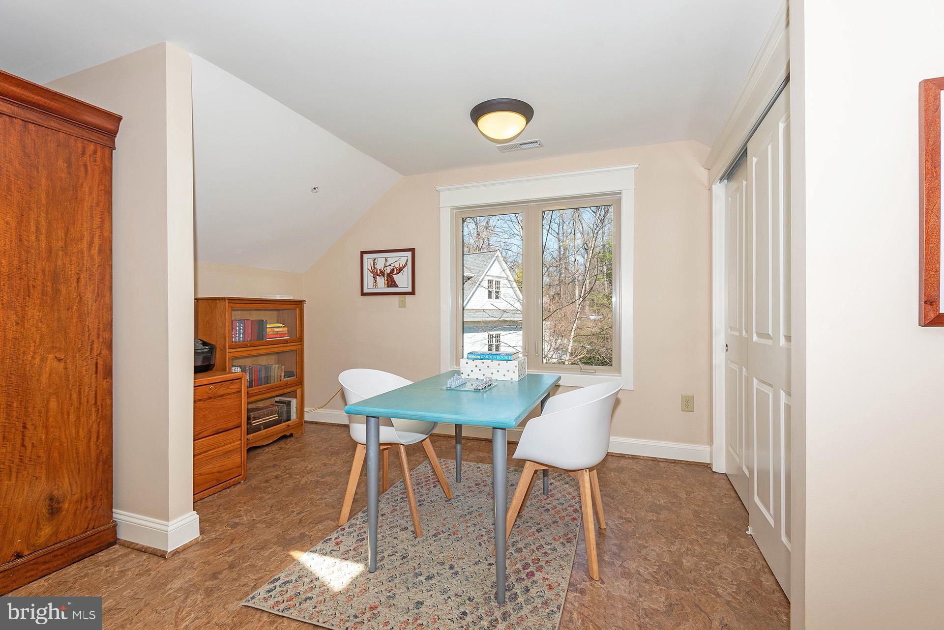 ANNAPOLIS ROADS - Residential