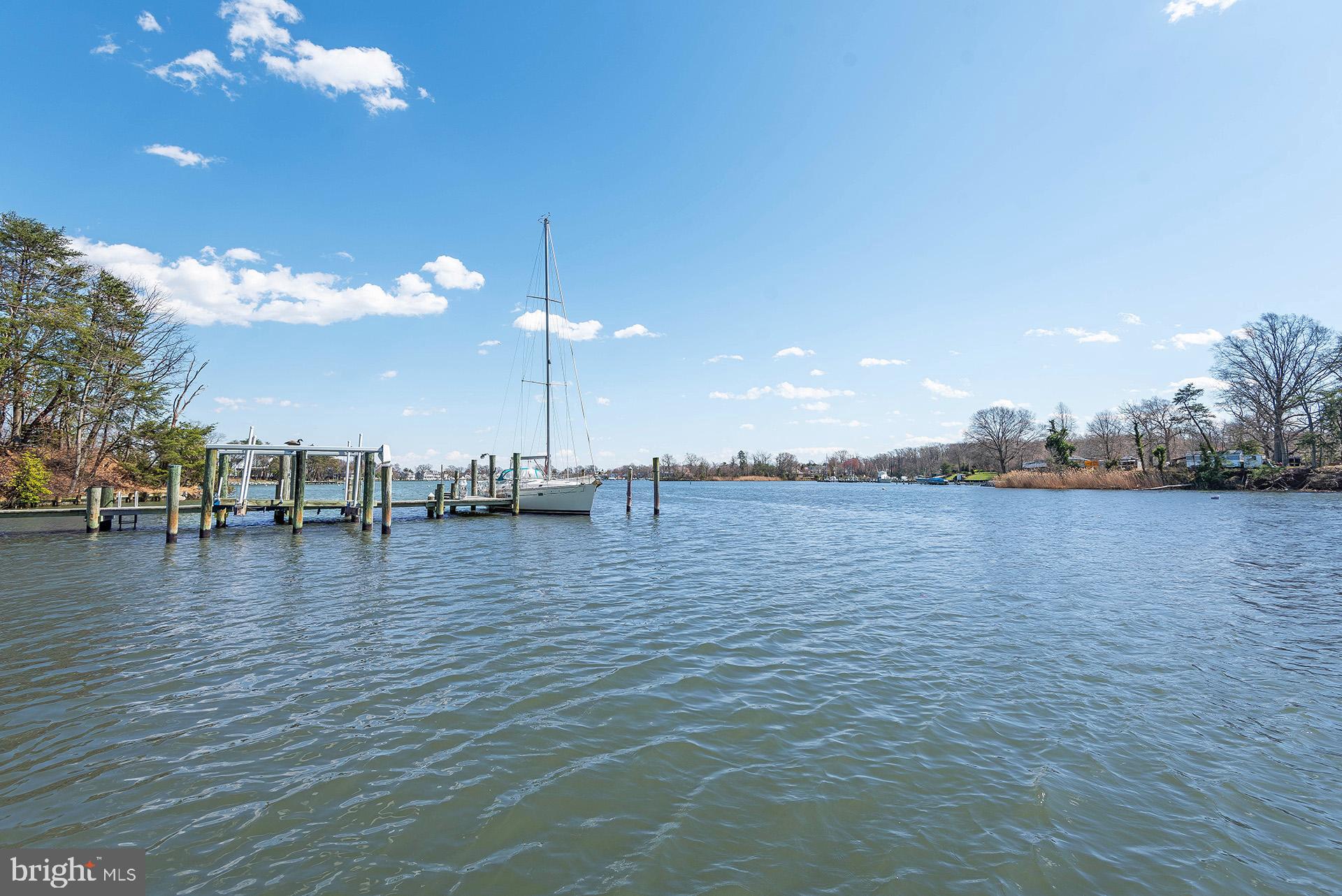 ANNAPOLIS ROADS - Residential