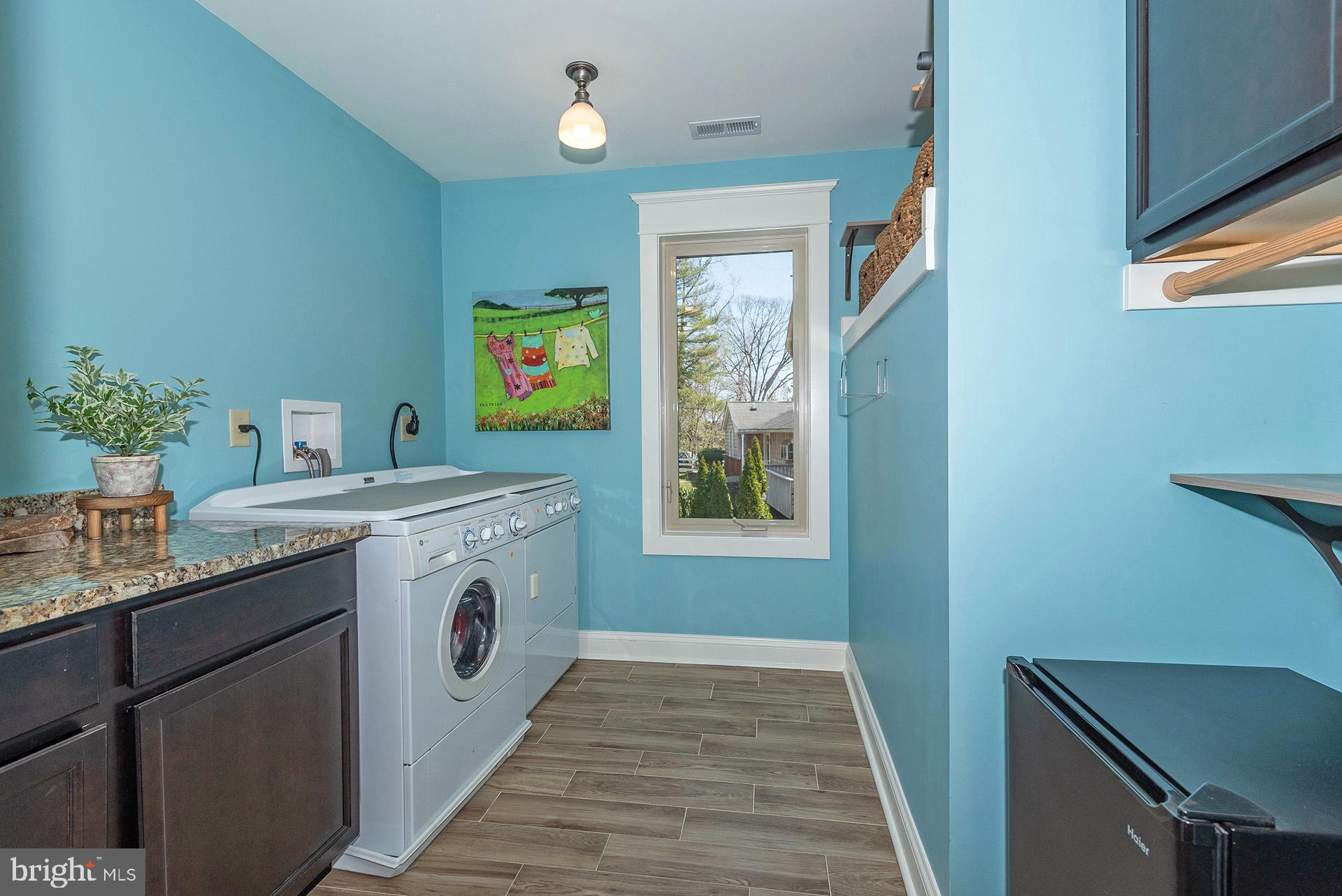 ANNAPOLIS ROADS - Residential