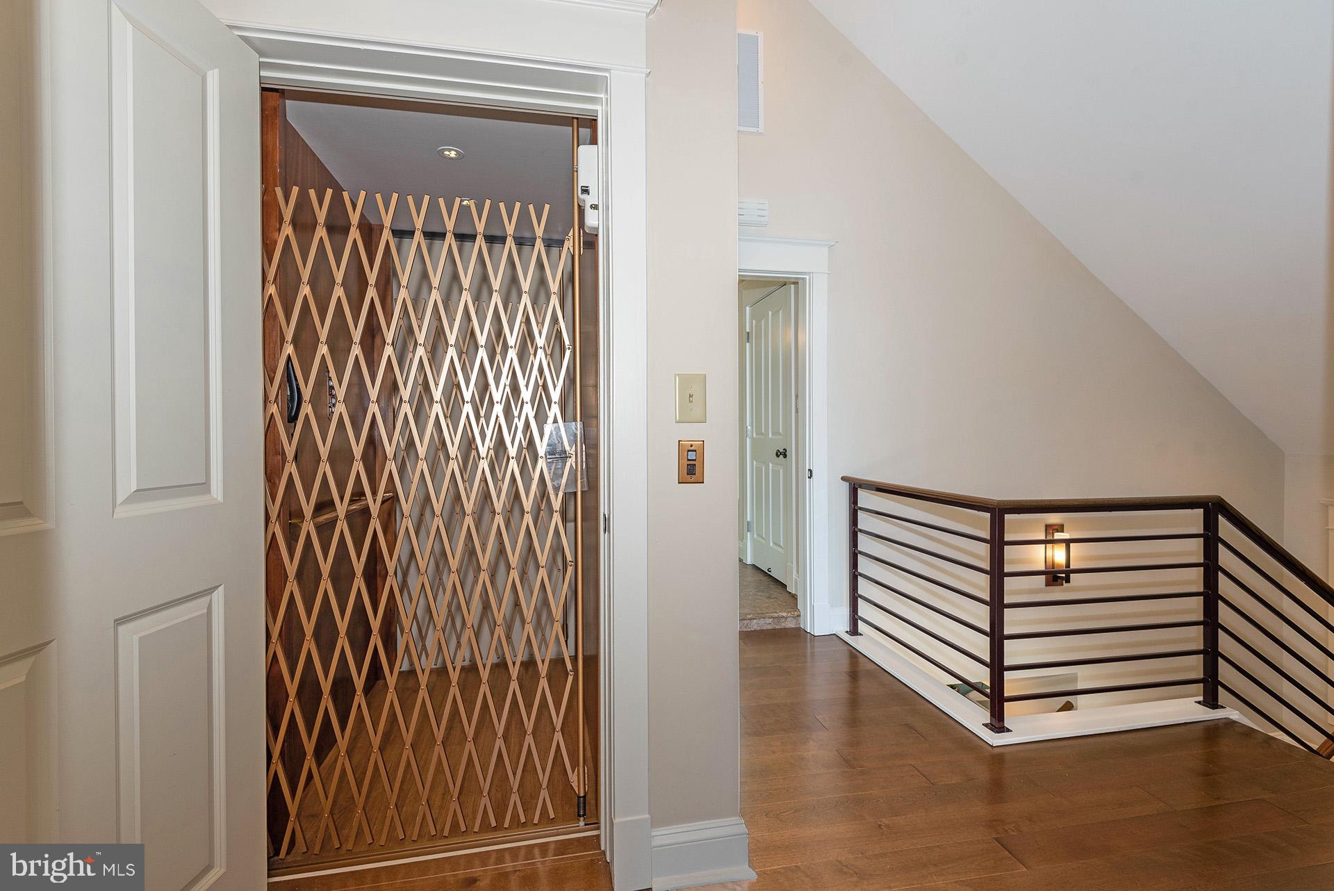 ANNAPOLIS ROADS - Residential