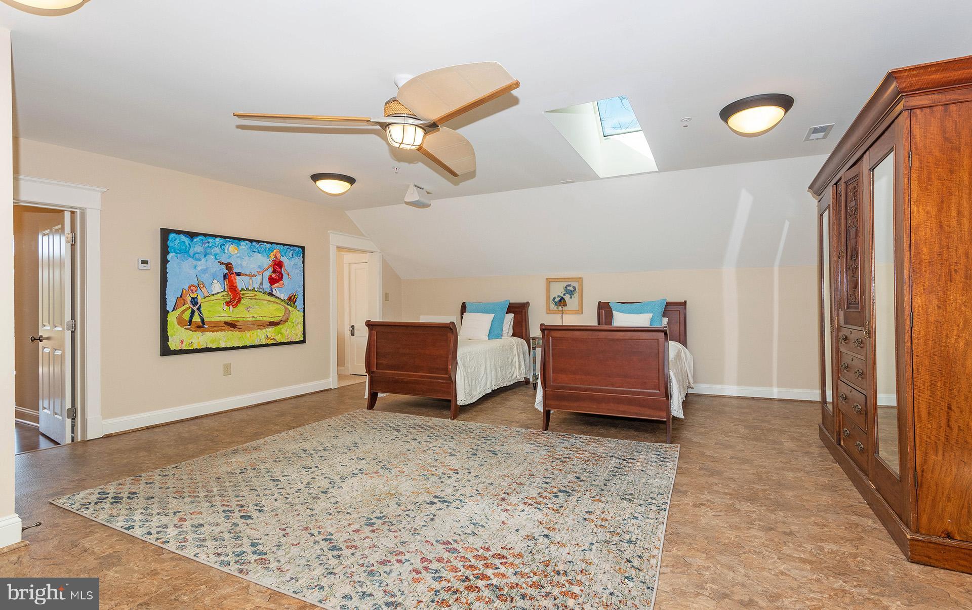 ANNAPOLIS ROADS - Residential