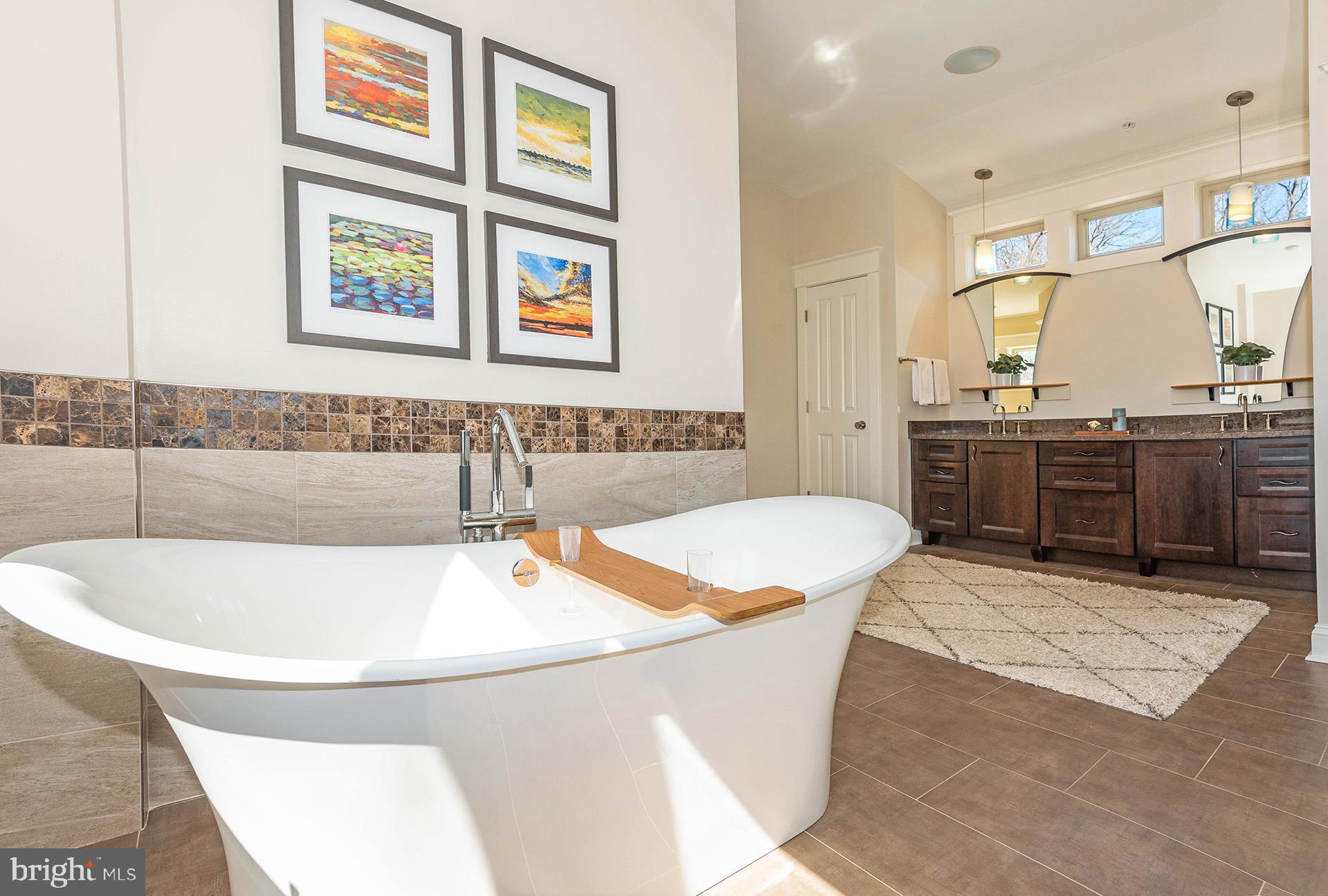 ANNAPOLIS ROADS - Residential