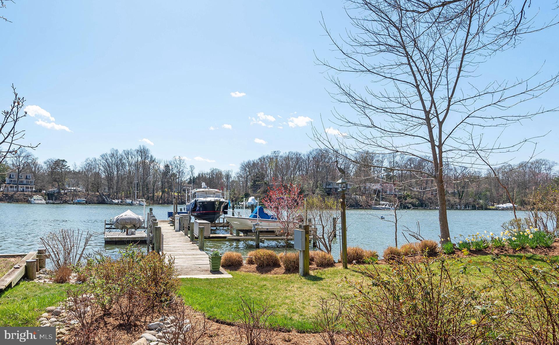 ANNAPOLIS ROADS - Residential