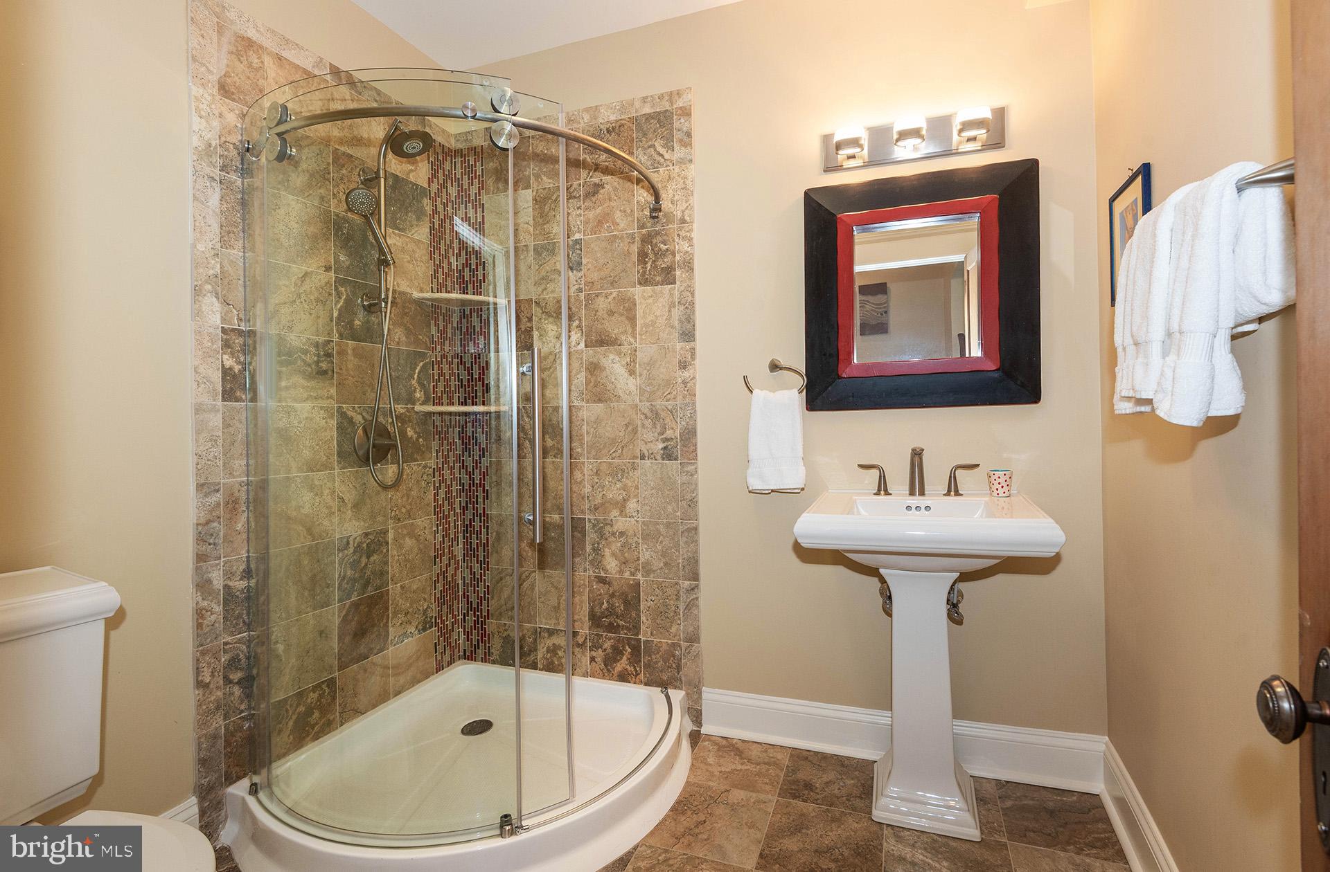 ANNAPOLIS ROADS - Residential