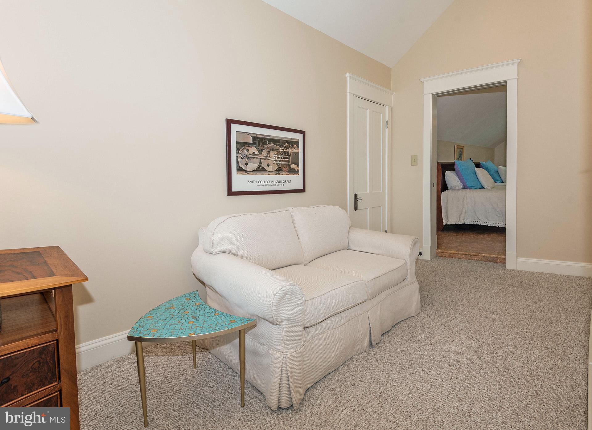 ANNAPOLIS ROADS - Residential