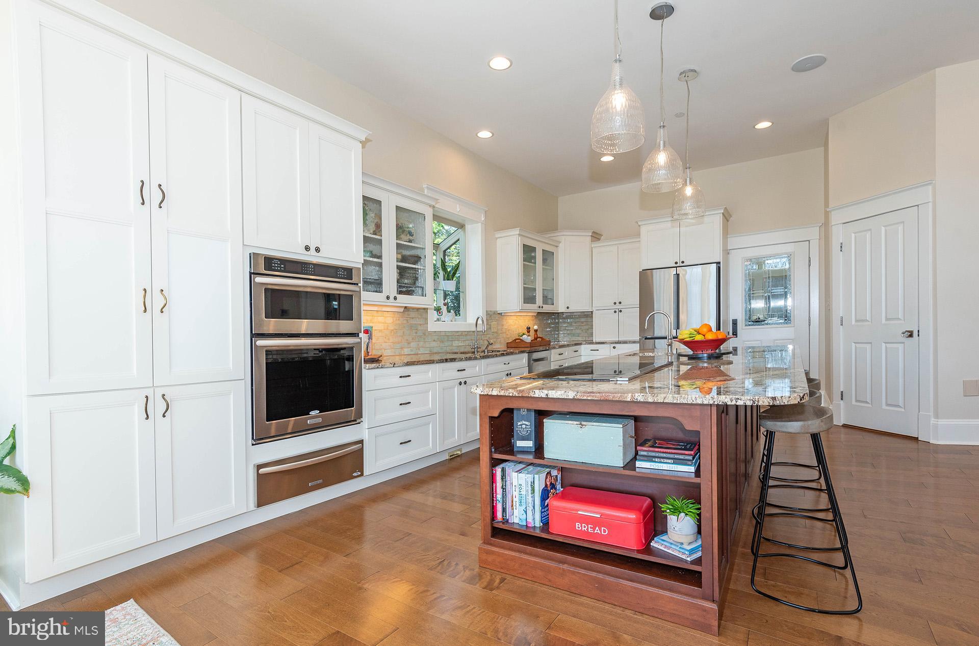 ANNAPOLIS ROADS - Residential