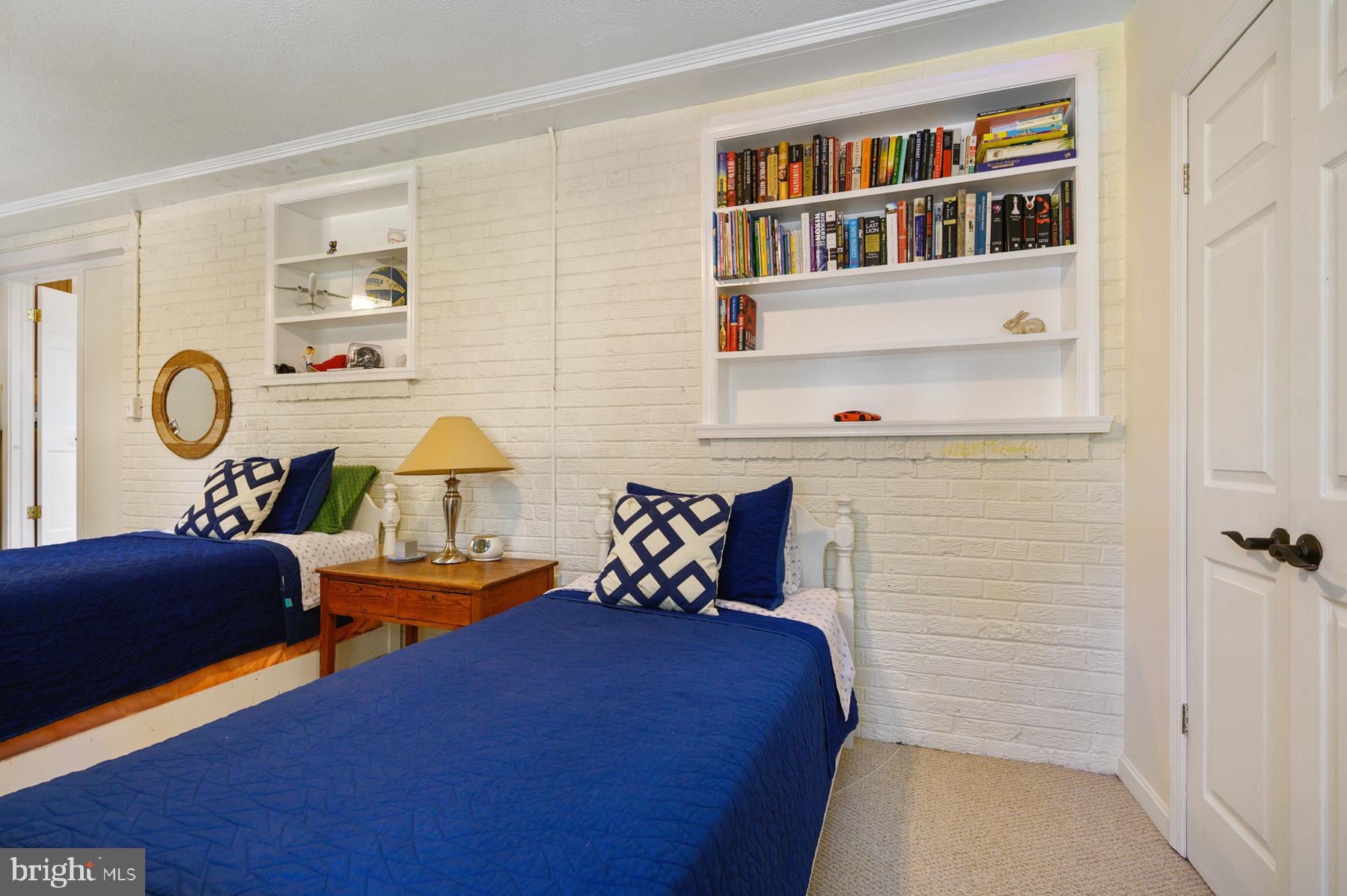 WELLINGTON ESTATES - Residential