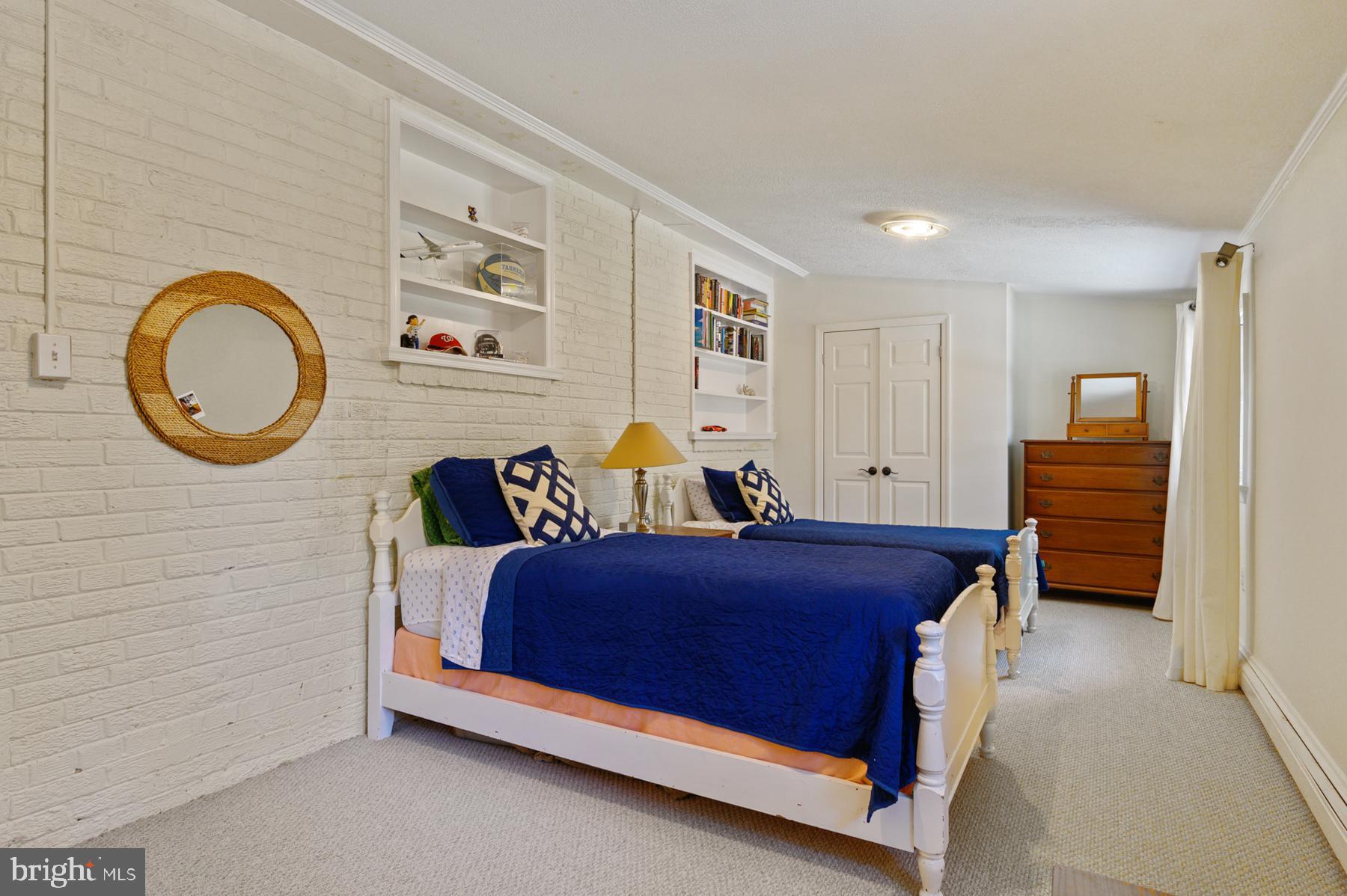 WELLINGTON ESTATES - Residential