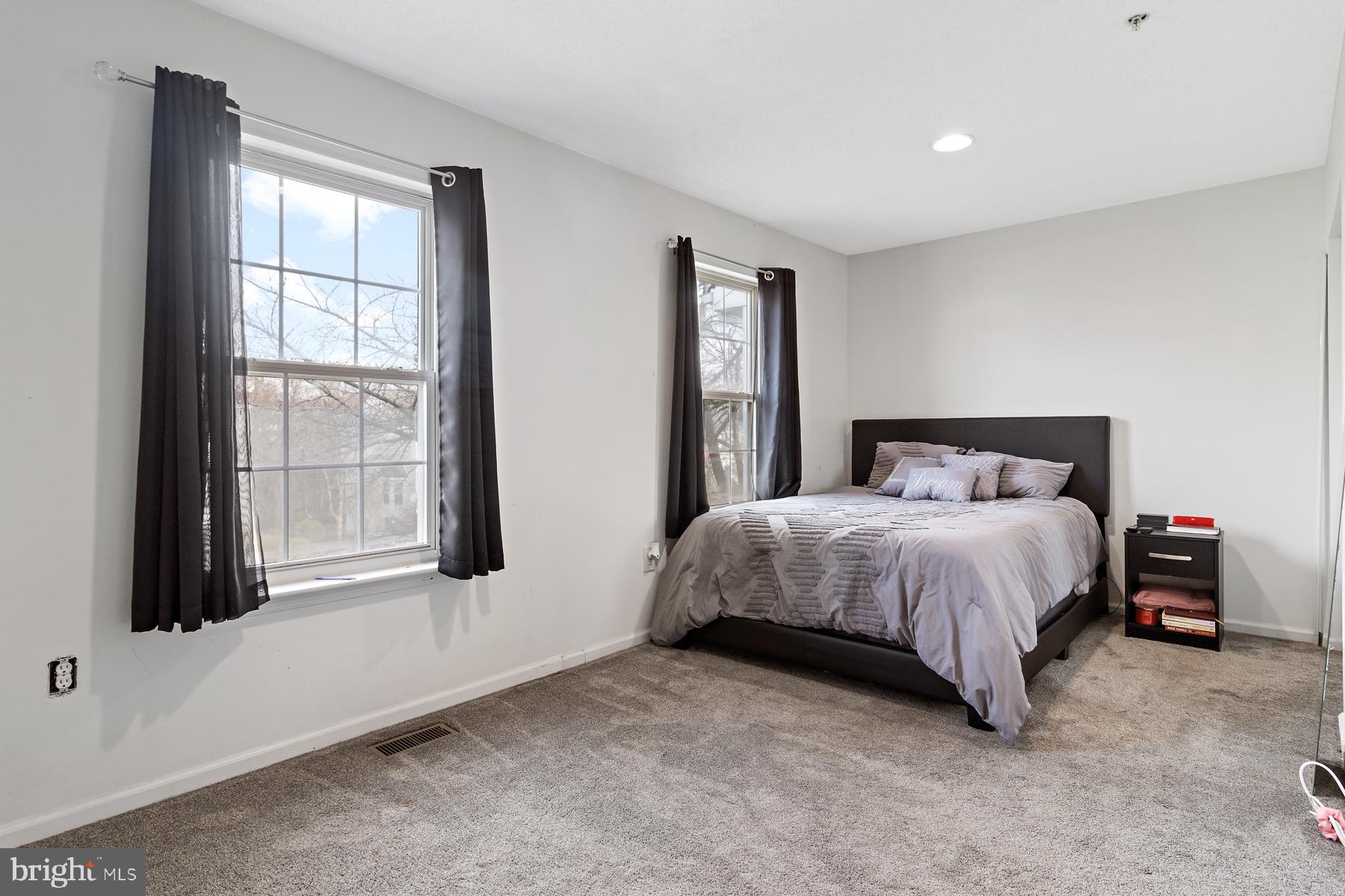 PUTNAM GREEN - Residential