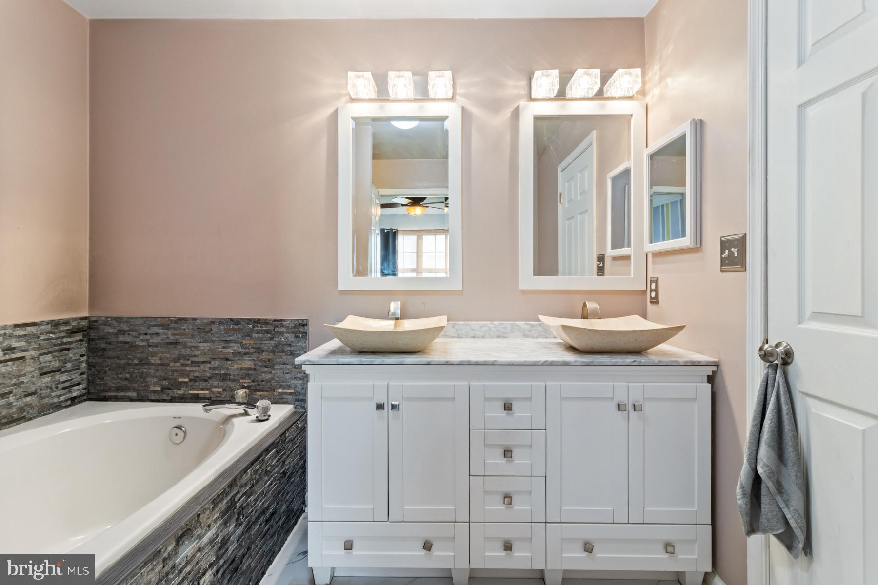 PUTNAM GREEN - Residential