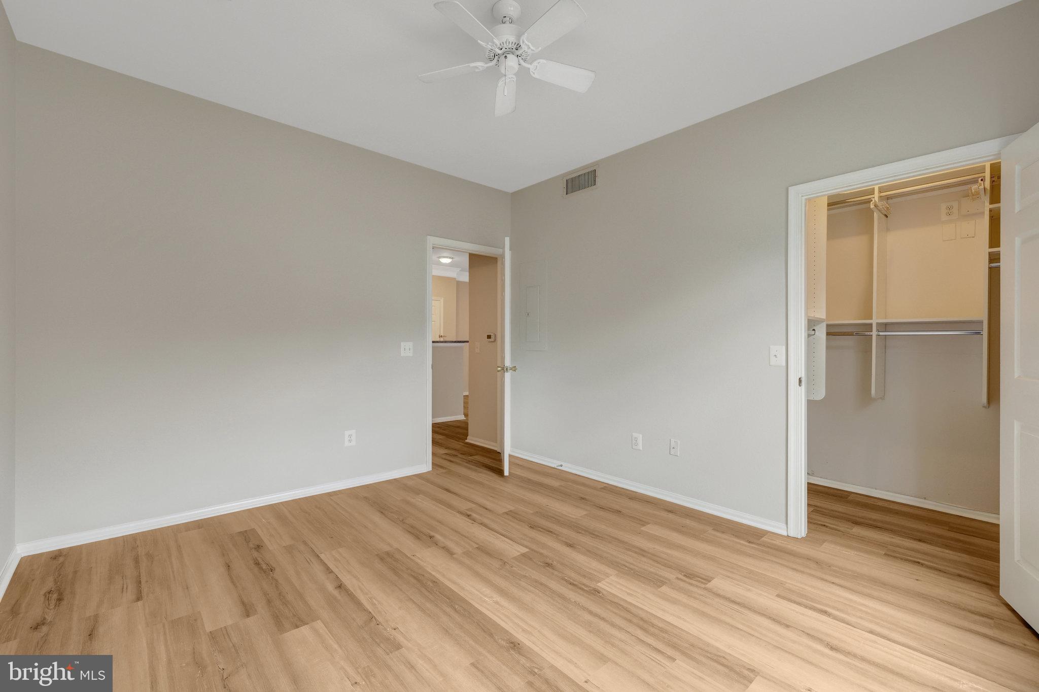 GATES OF MCLEAN - Residential